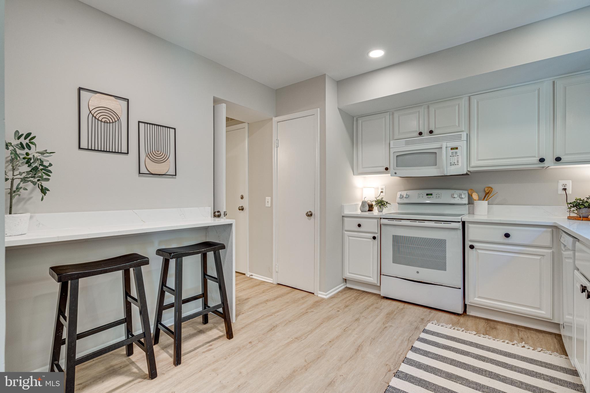 10182 Sassafras Woods Ct