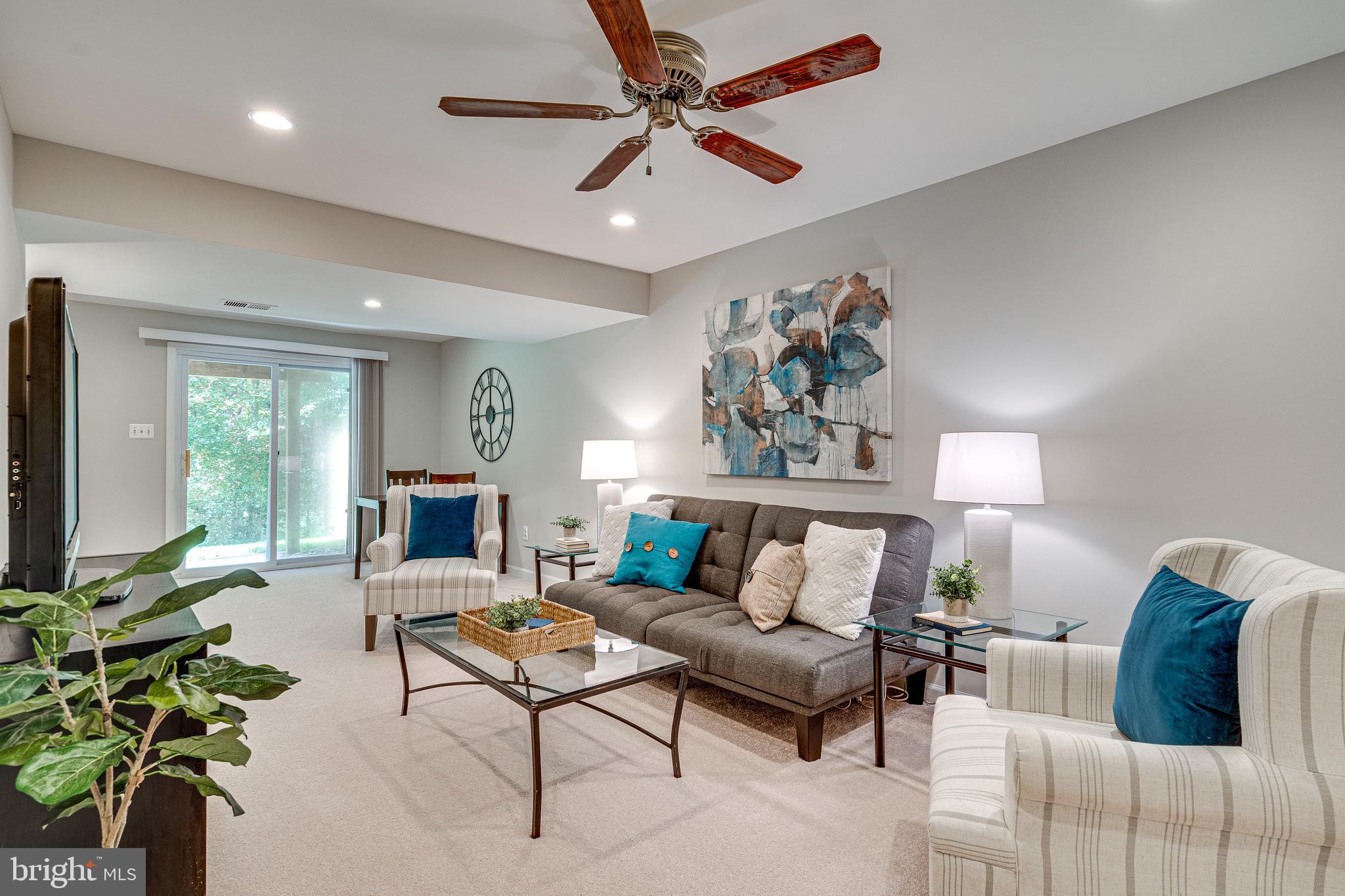 10182 Sassafras Woods Ct