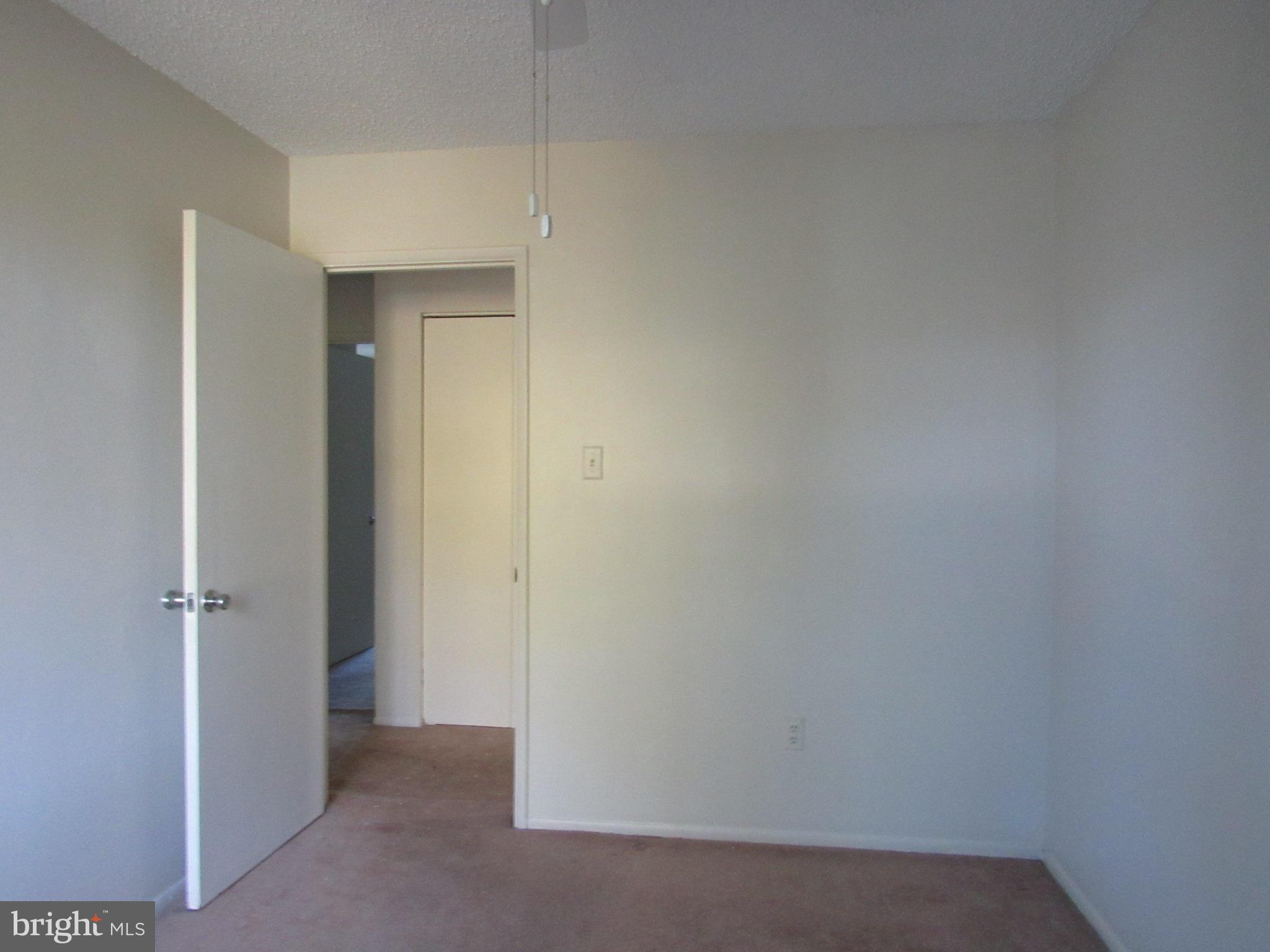 2202 Southgate Sq
