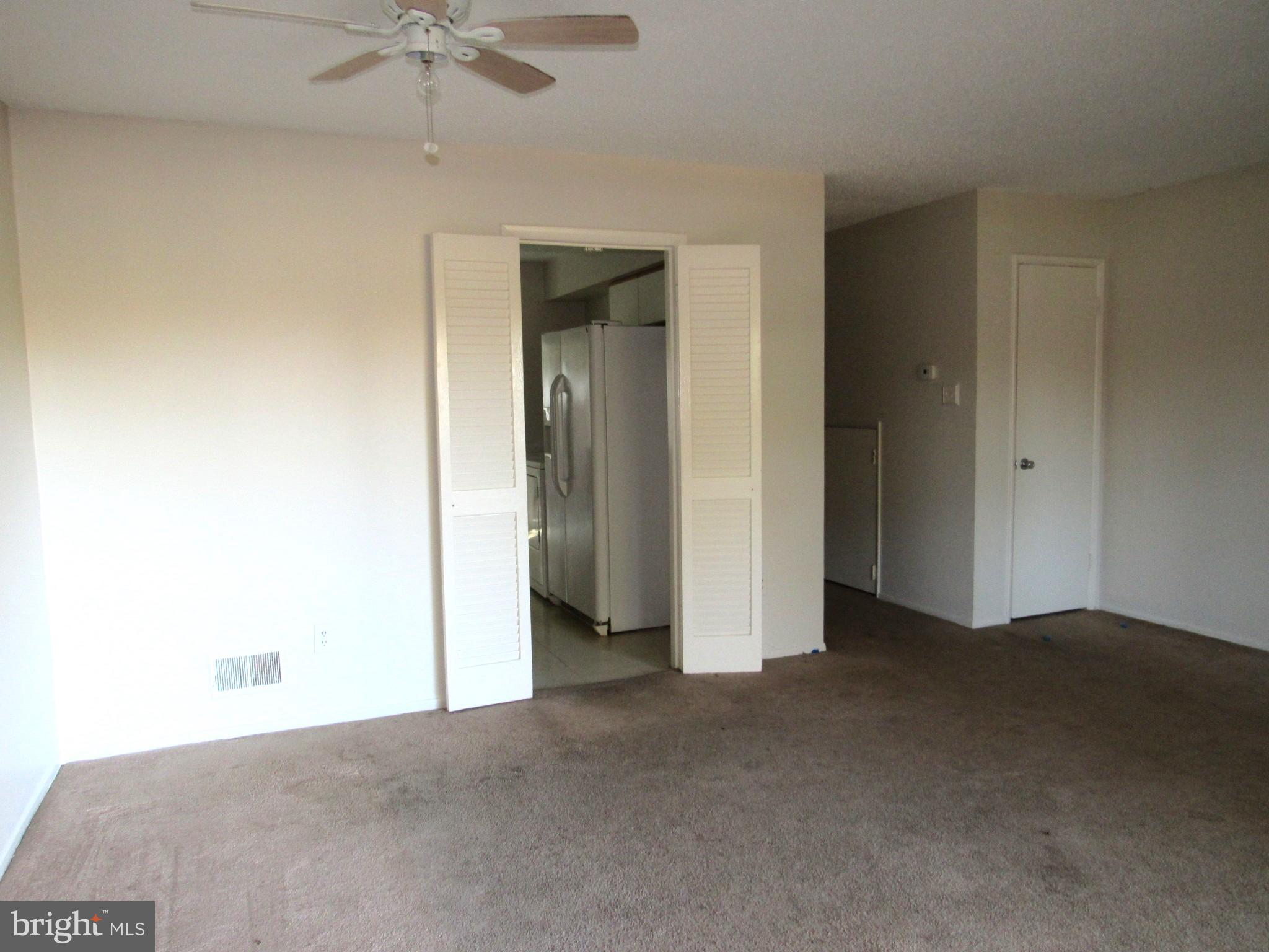 2202 Southgate Sq