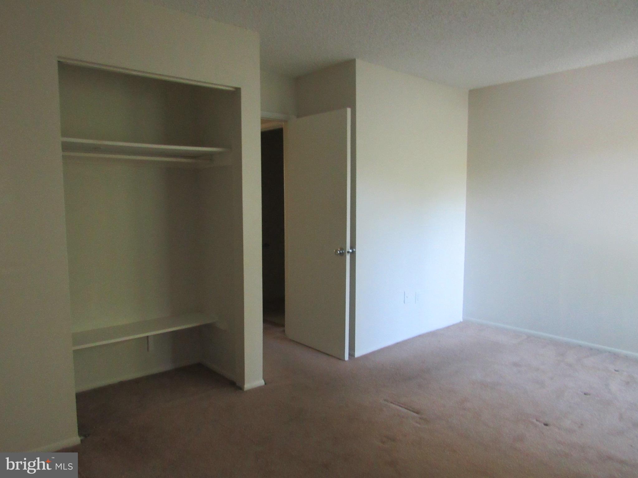 2202 Southgate Sq