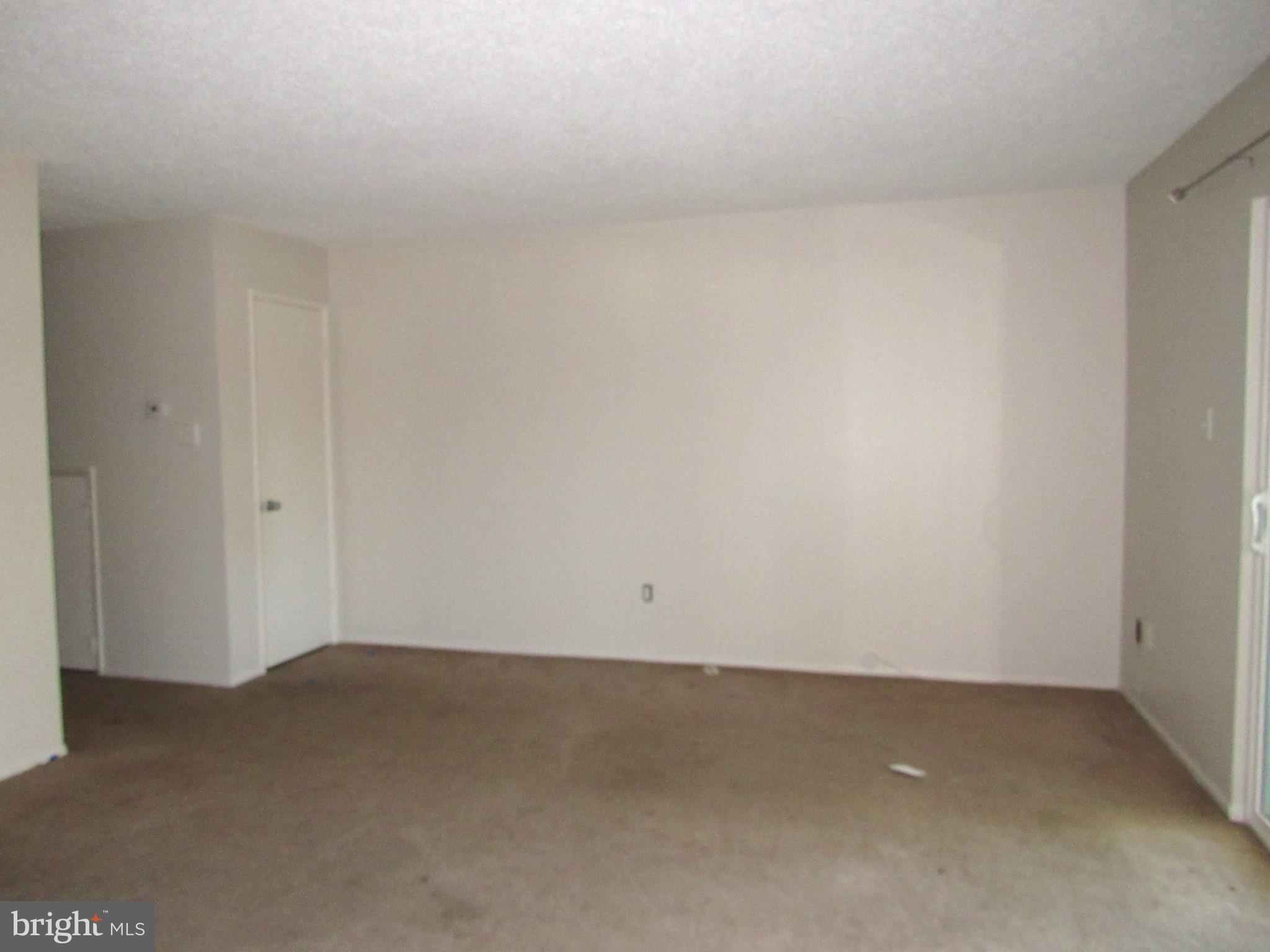 2202 Southgate Sq