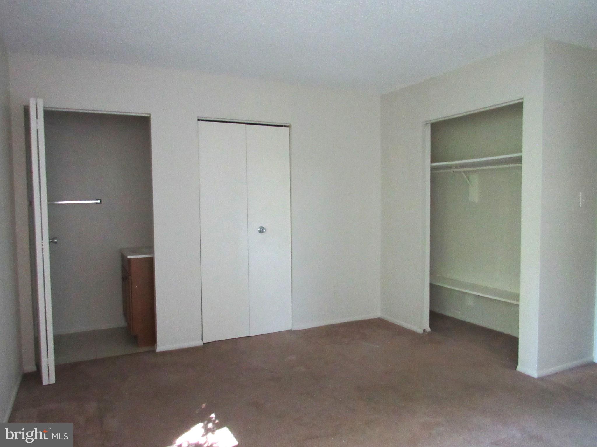 2202 Southgate Sq