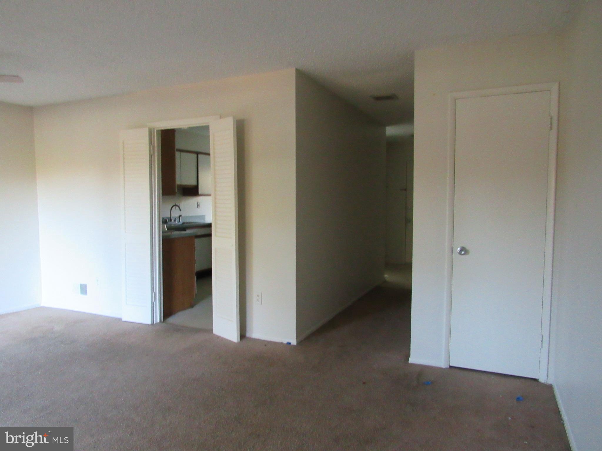2202 Southgate Sq