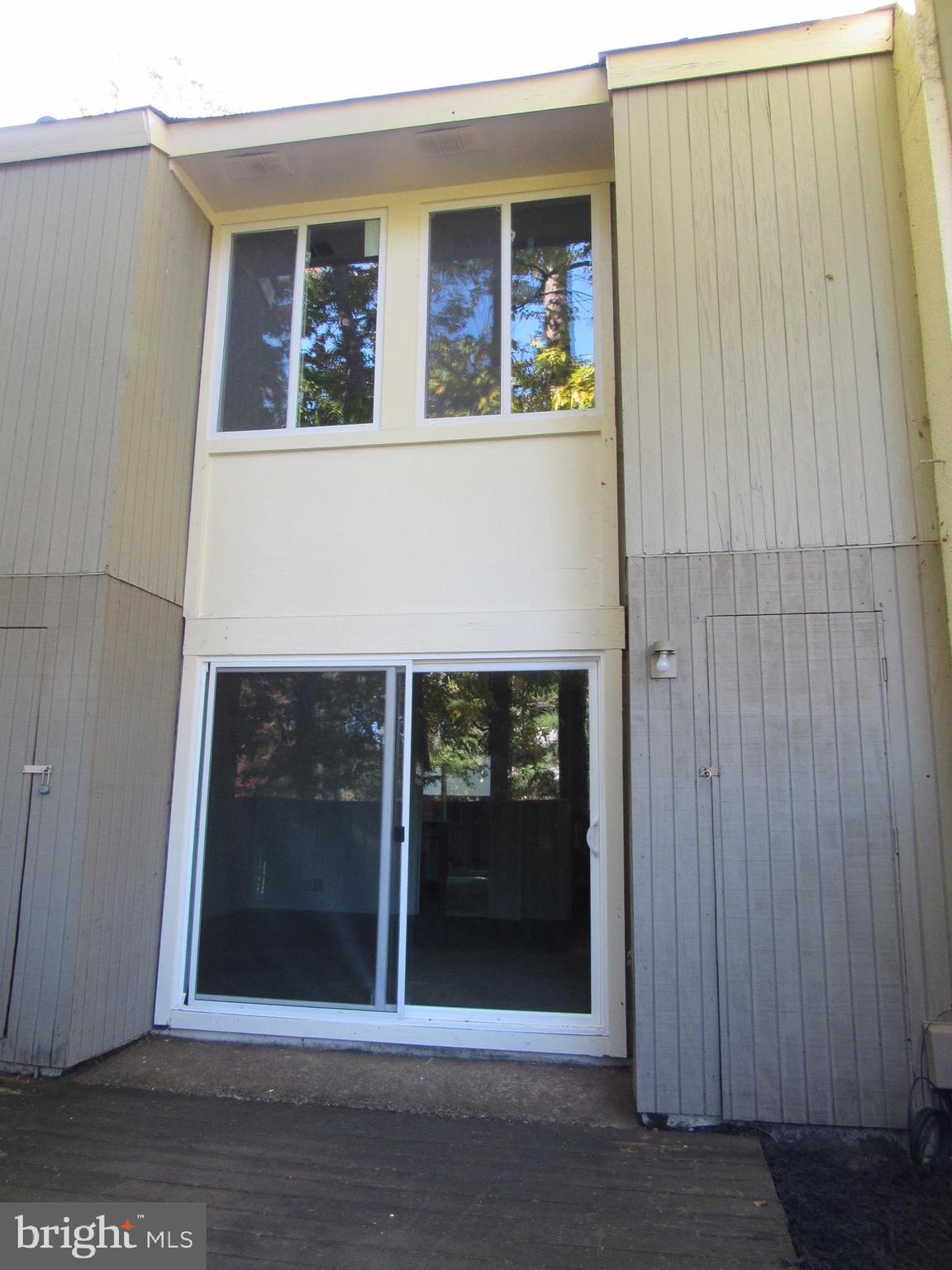 2202 Southgate Sq