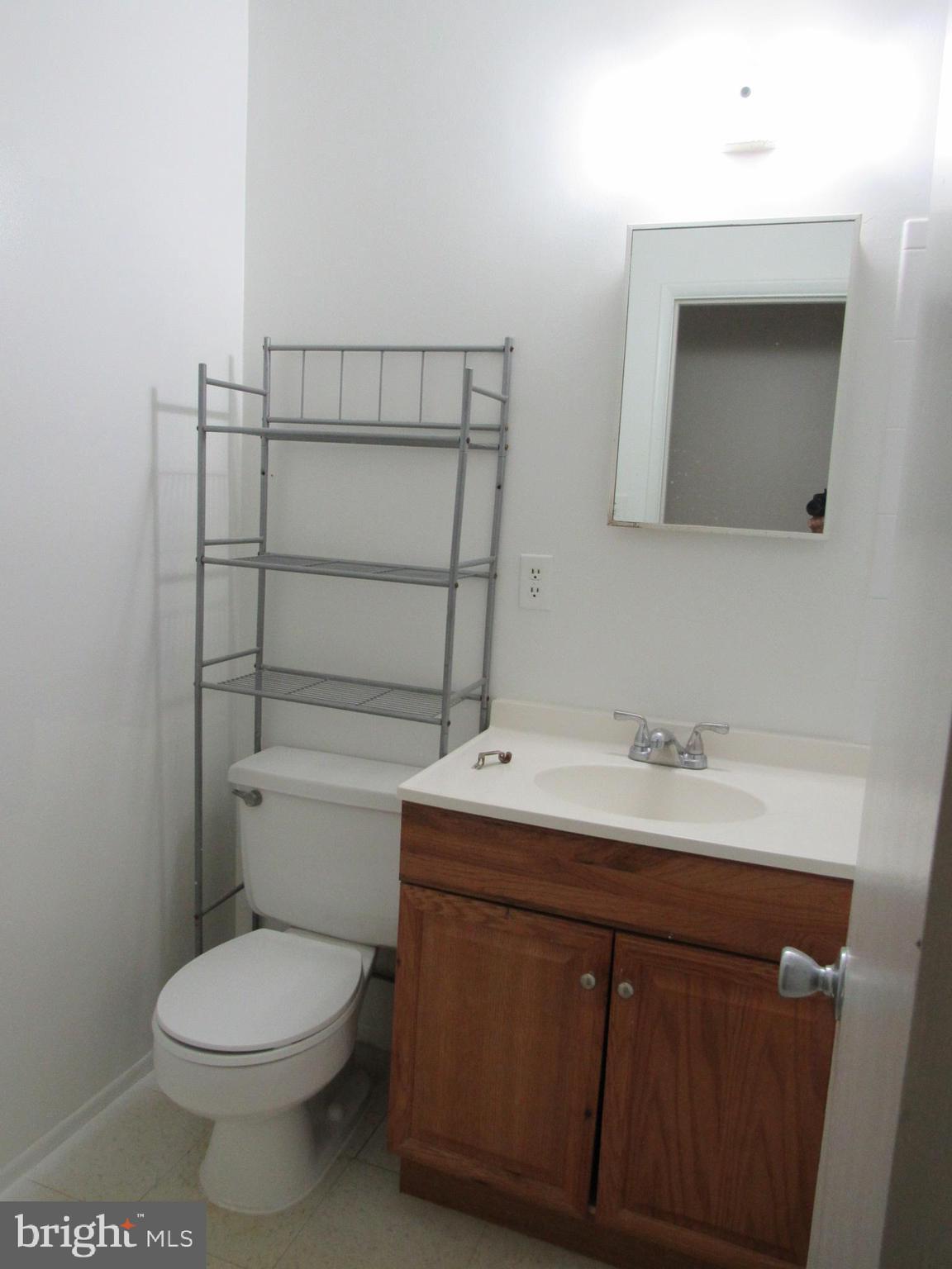 2202 Southgate Sq