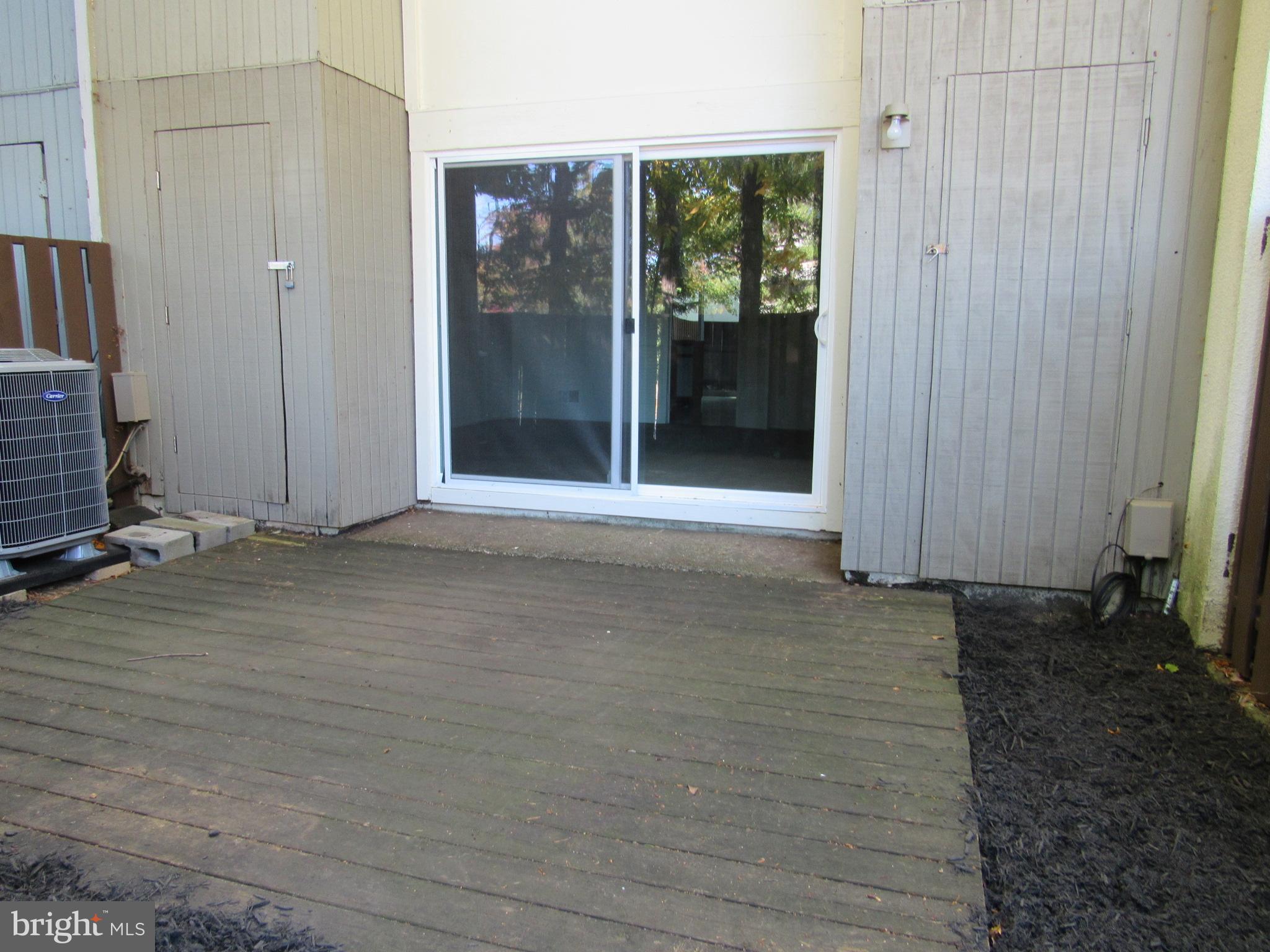 2202 Southgate Sq