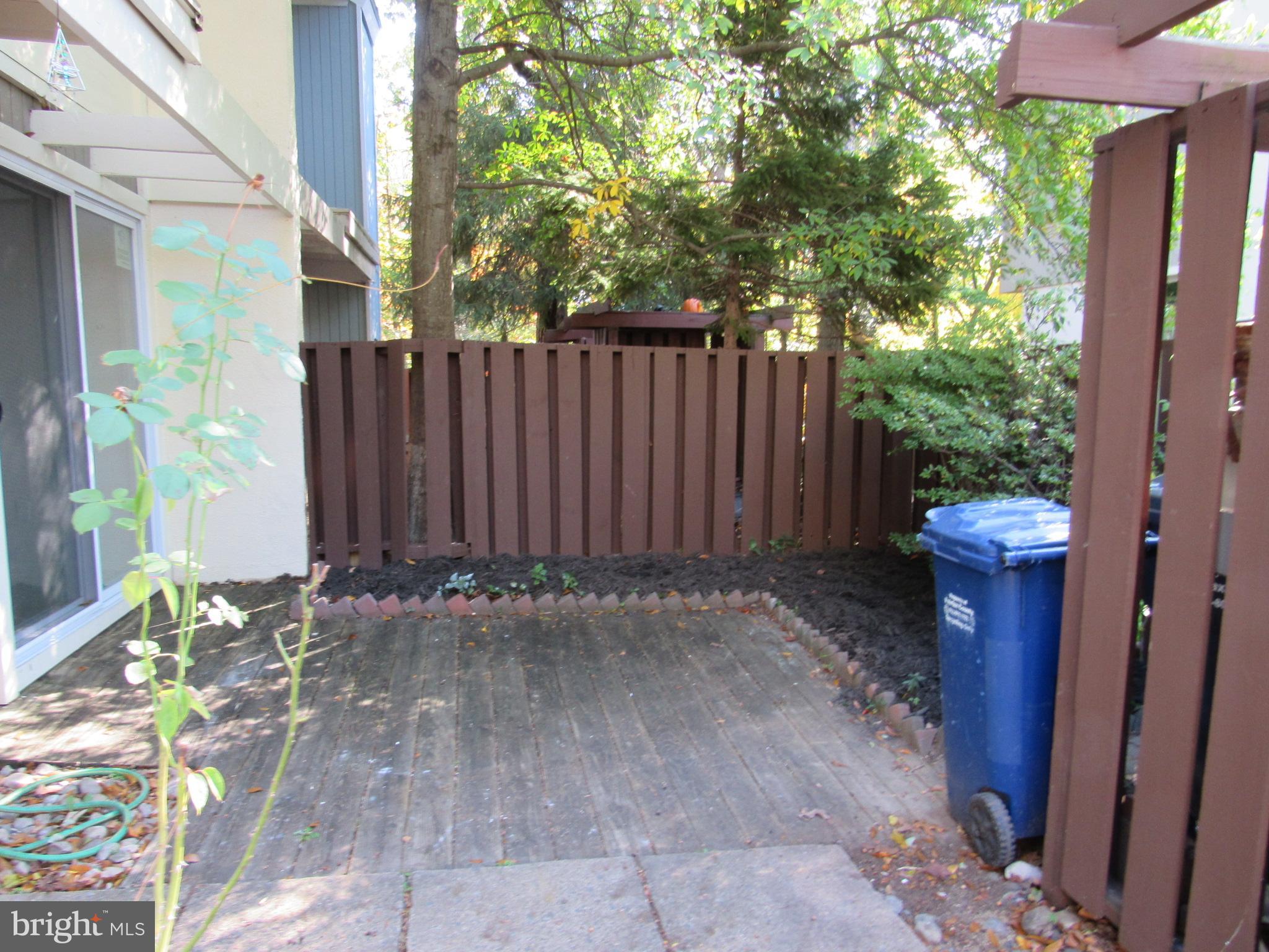 2202 Southgate Sq