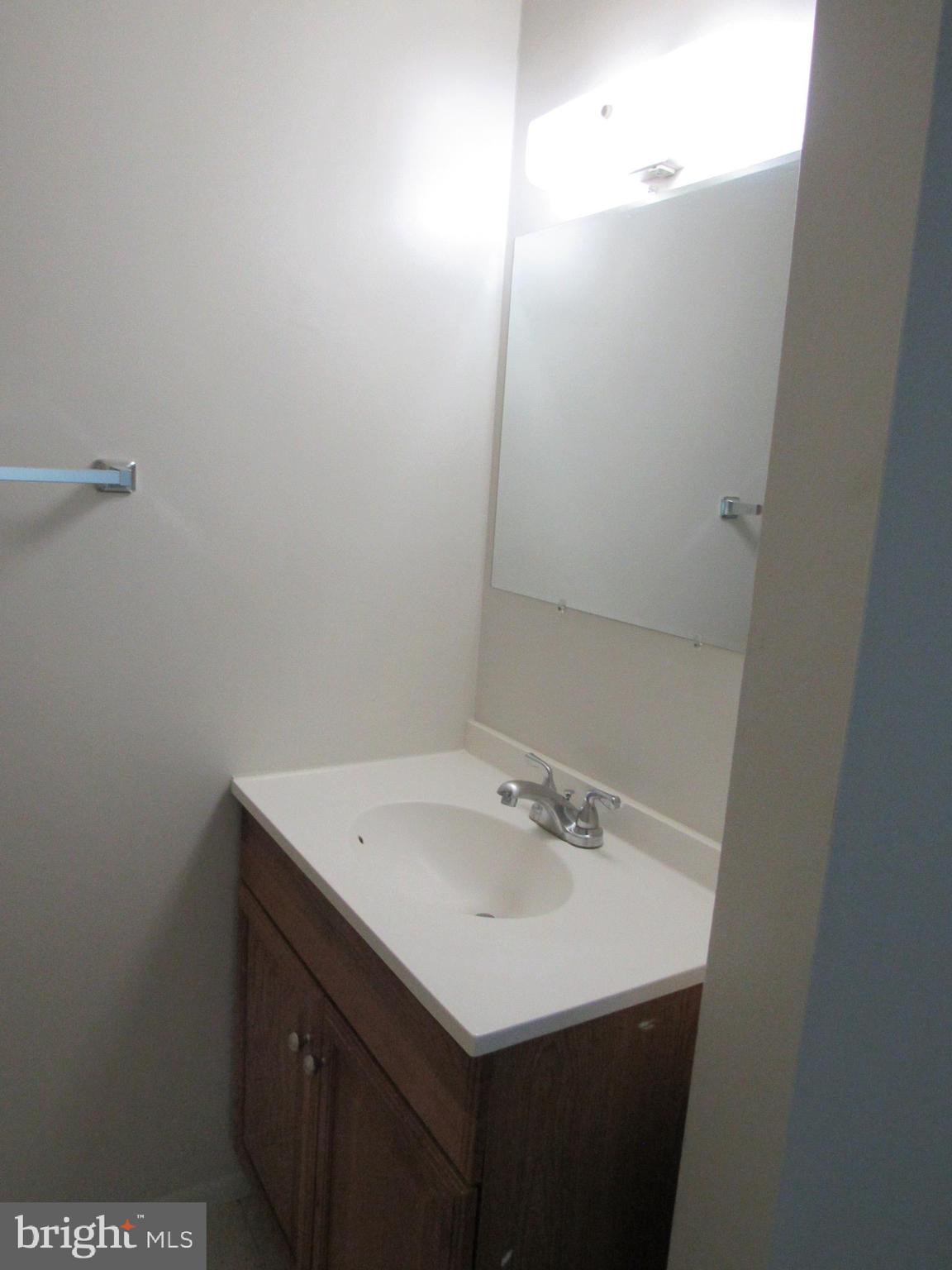 2202 Southgate Sq
