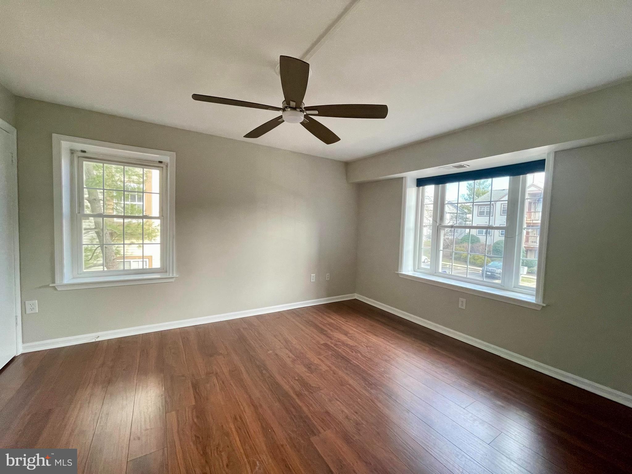 6919-H Victoria Dr #6919-H