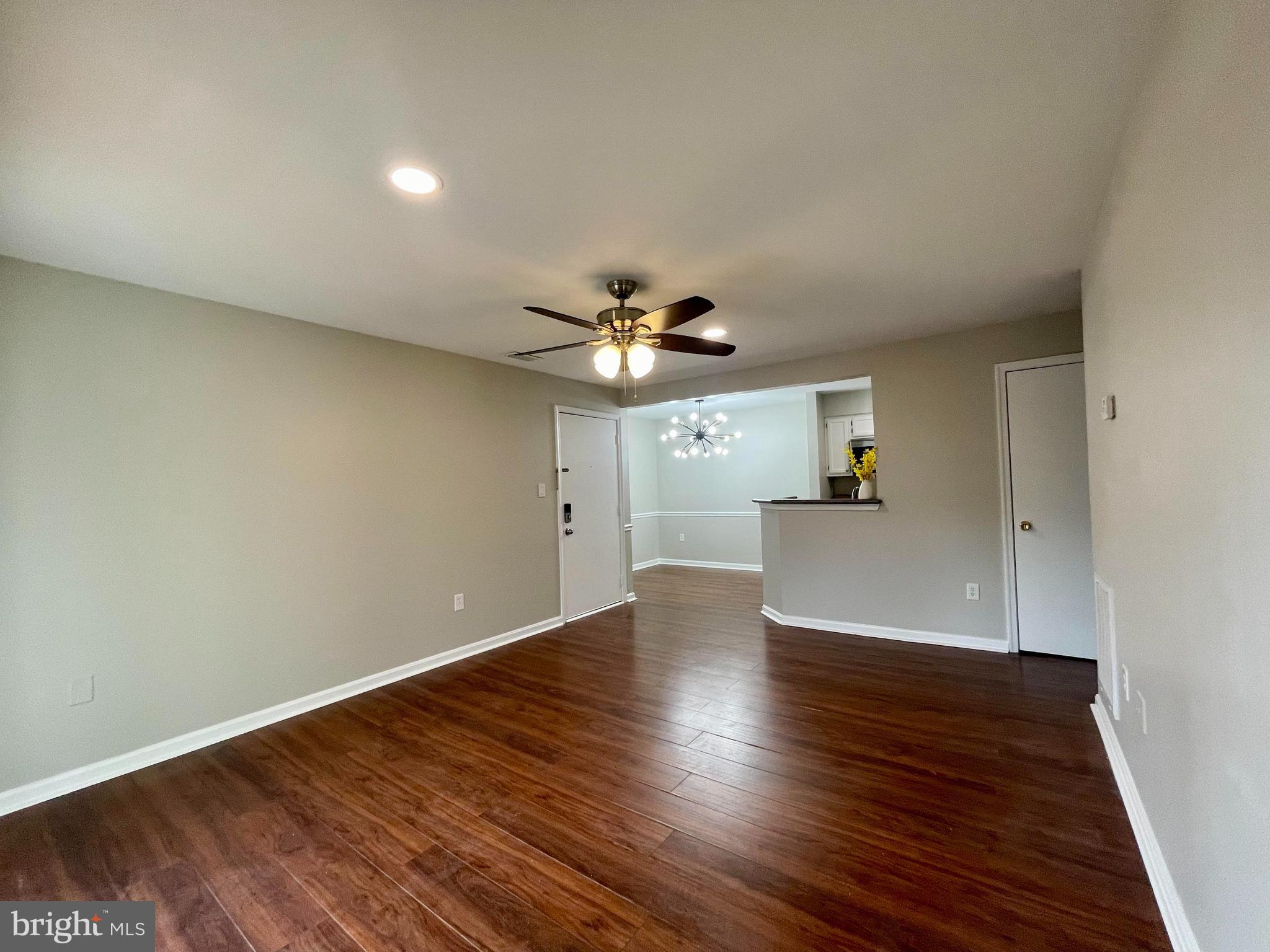 6919-H Victoria Dr #6919-H