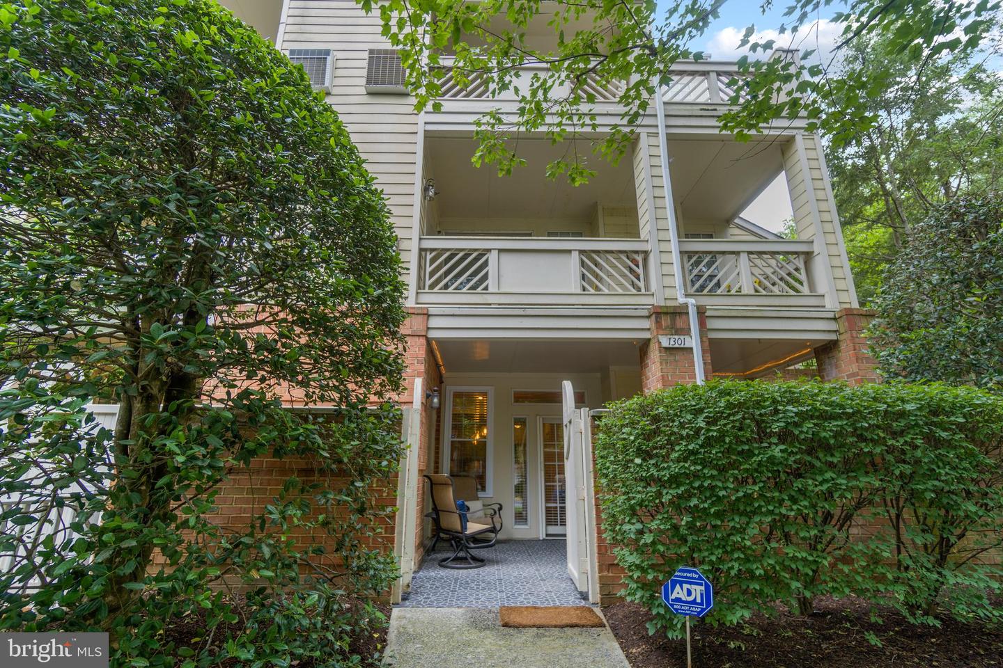 1301 GARDEN WALL CT #901