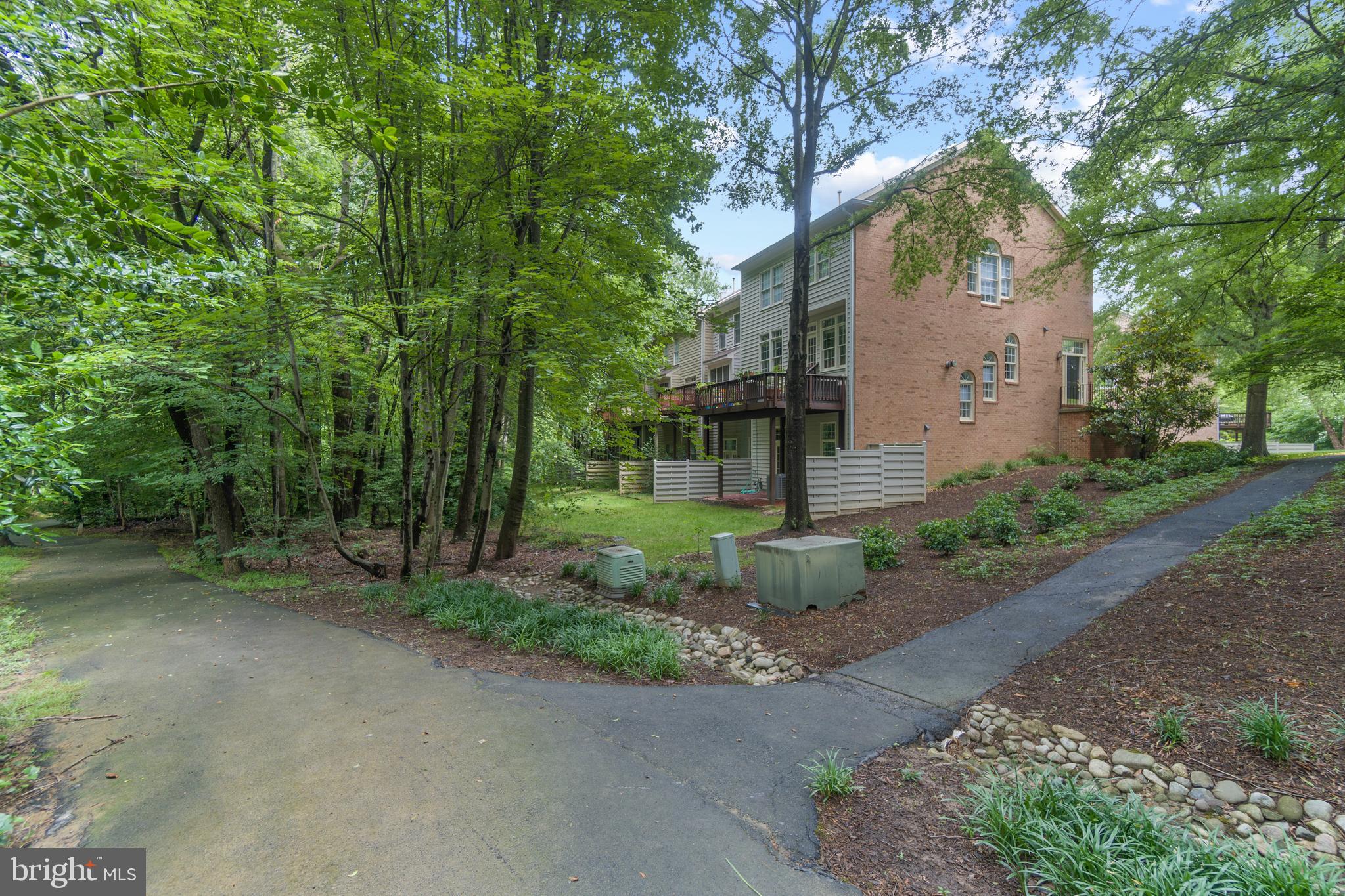 1301 GARDEN WALL CT #901