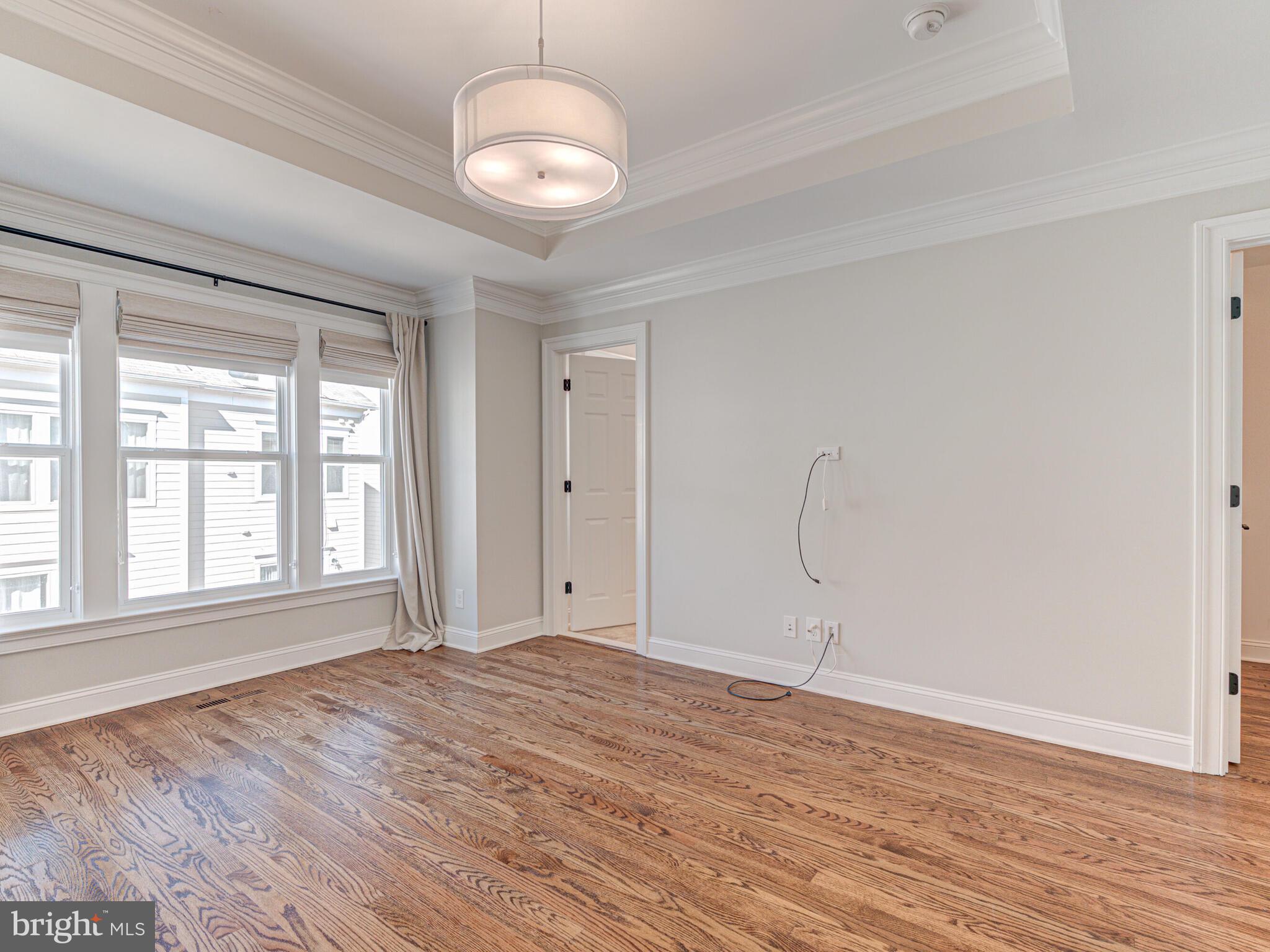 9453 Canonbury Sq