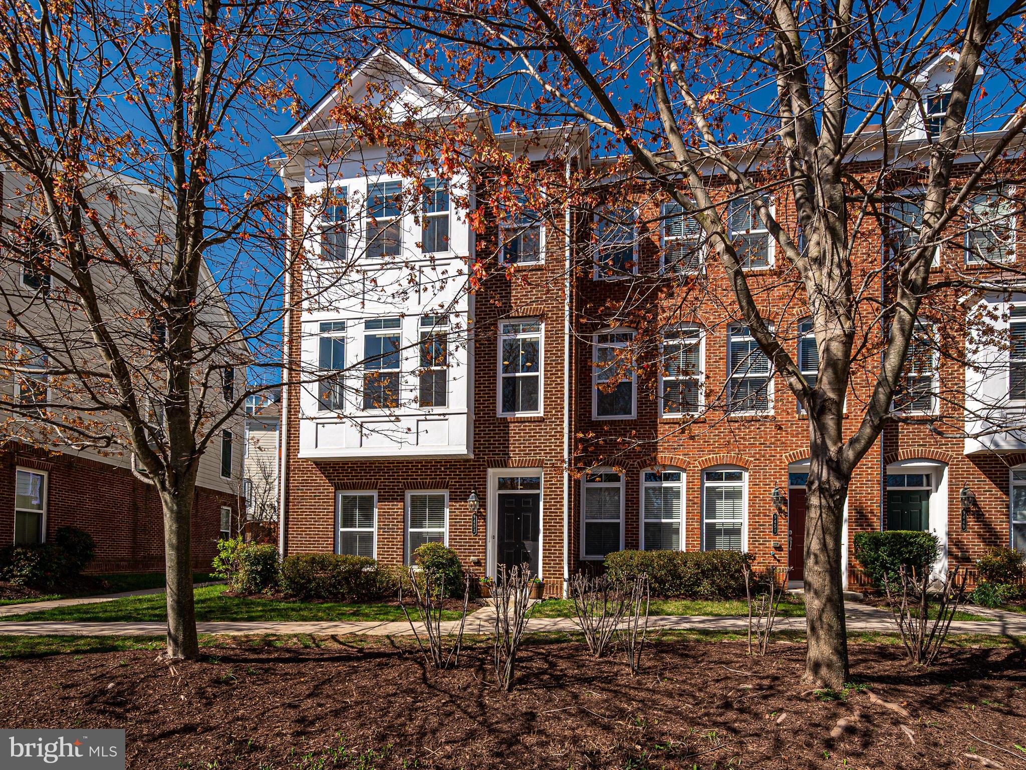 9453 Canonbury Sq