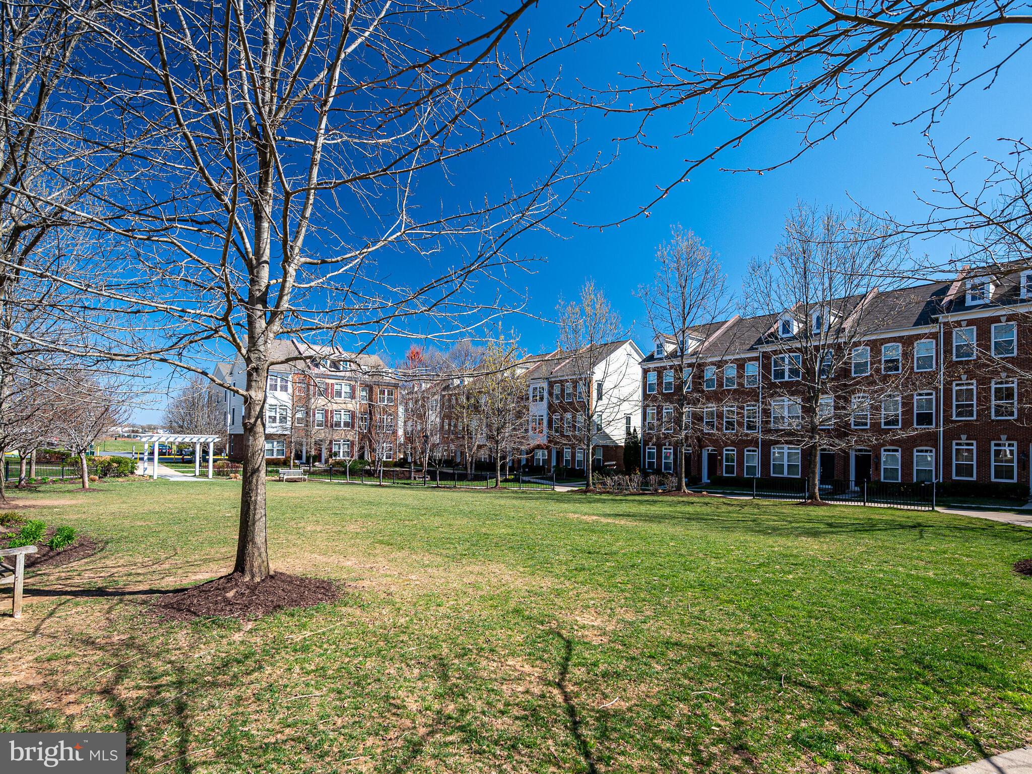 9453 Canonbury Sq