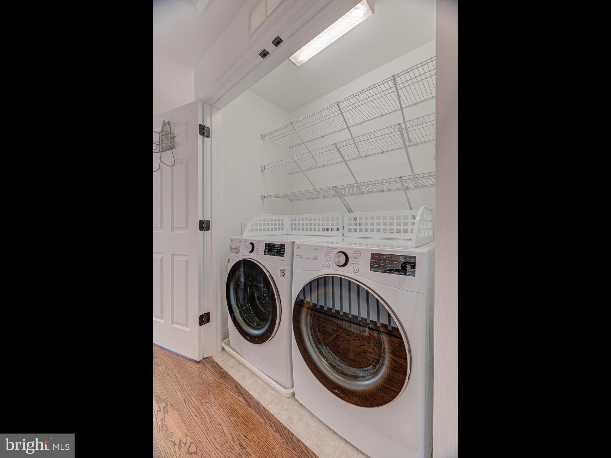 9453 Canonbury Sq