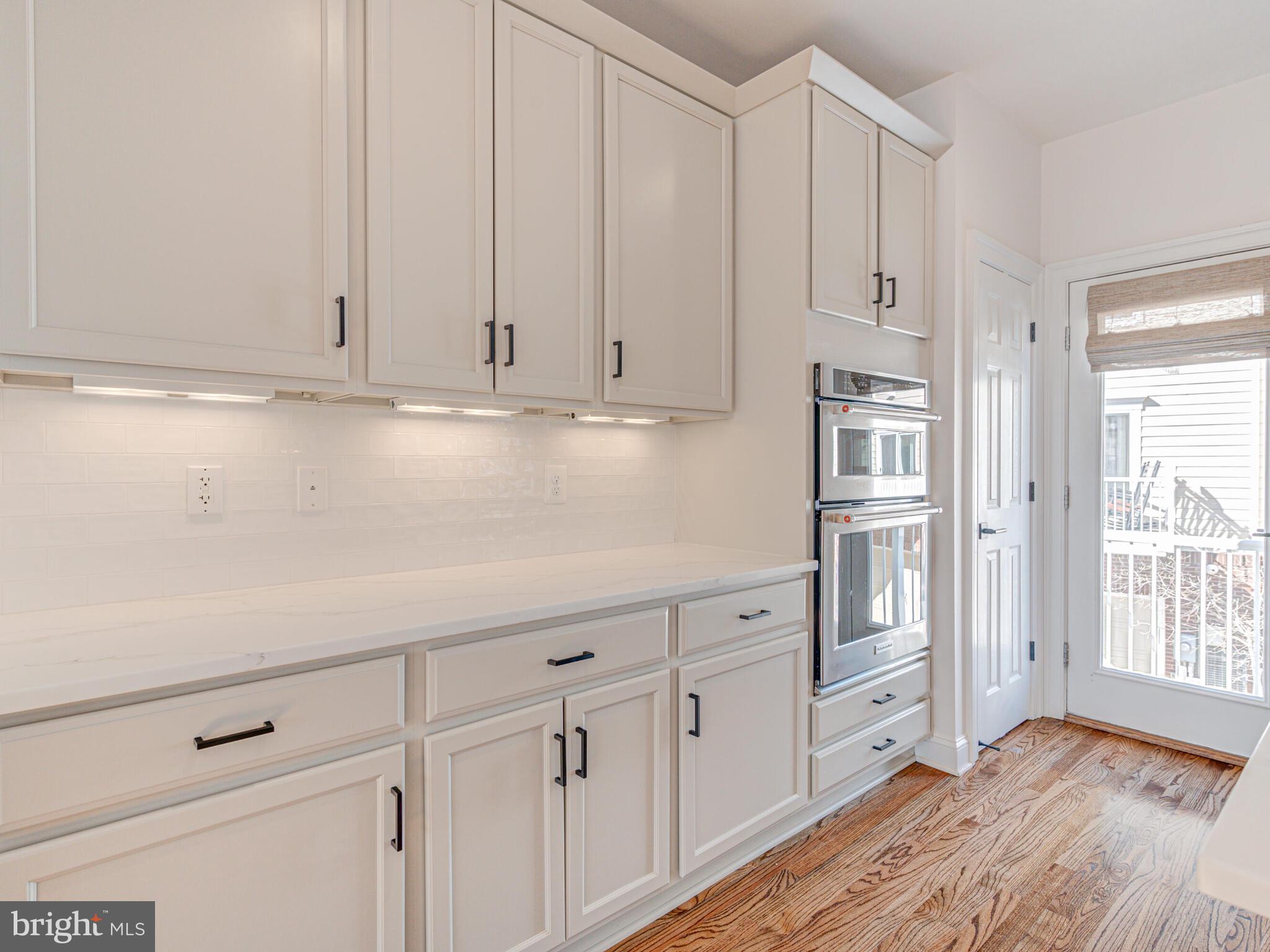 9453 Canonbury Sq