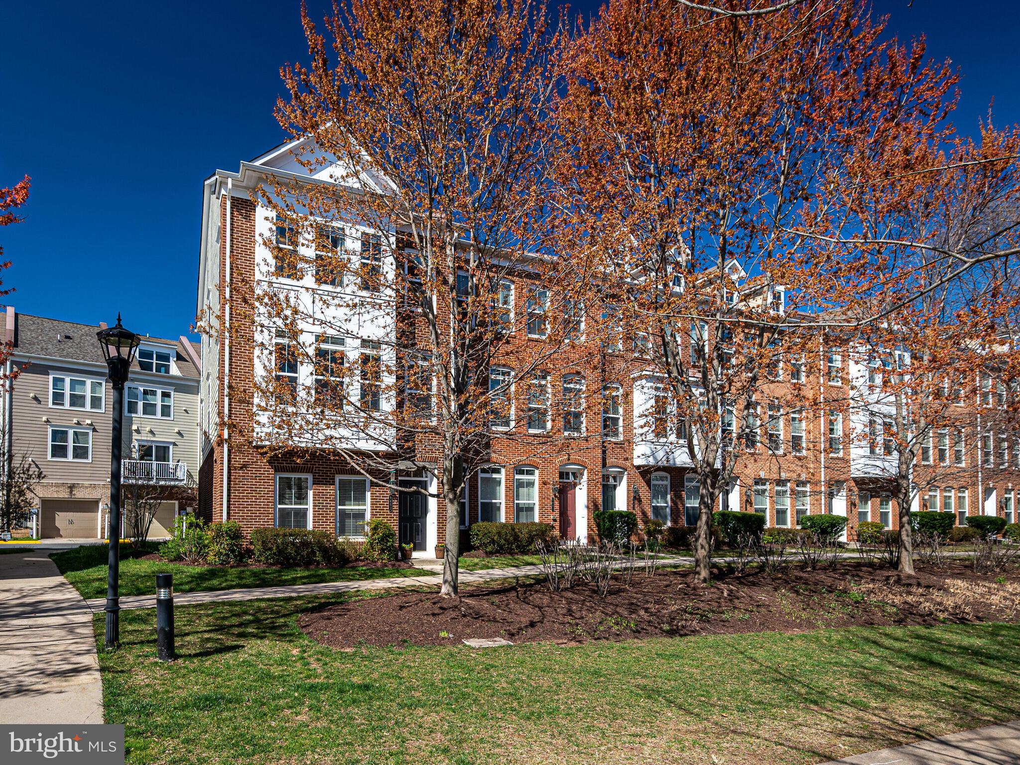 9453 Canonbury Sq