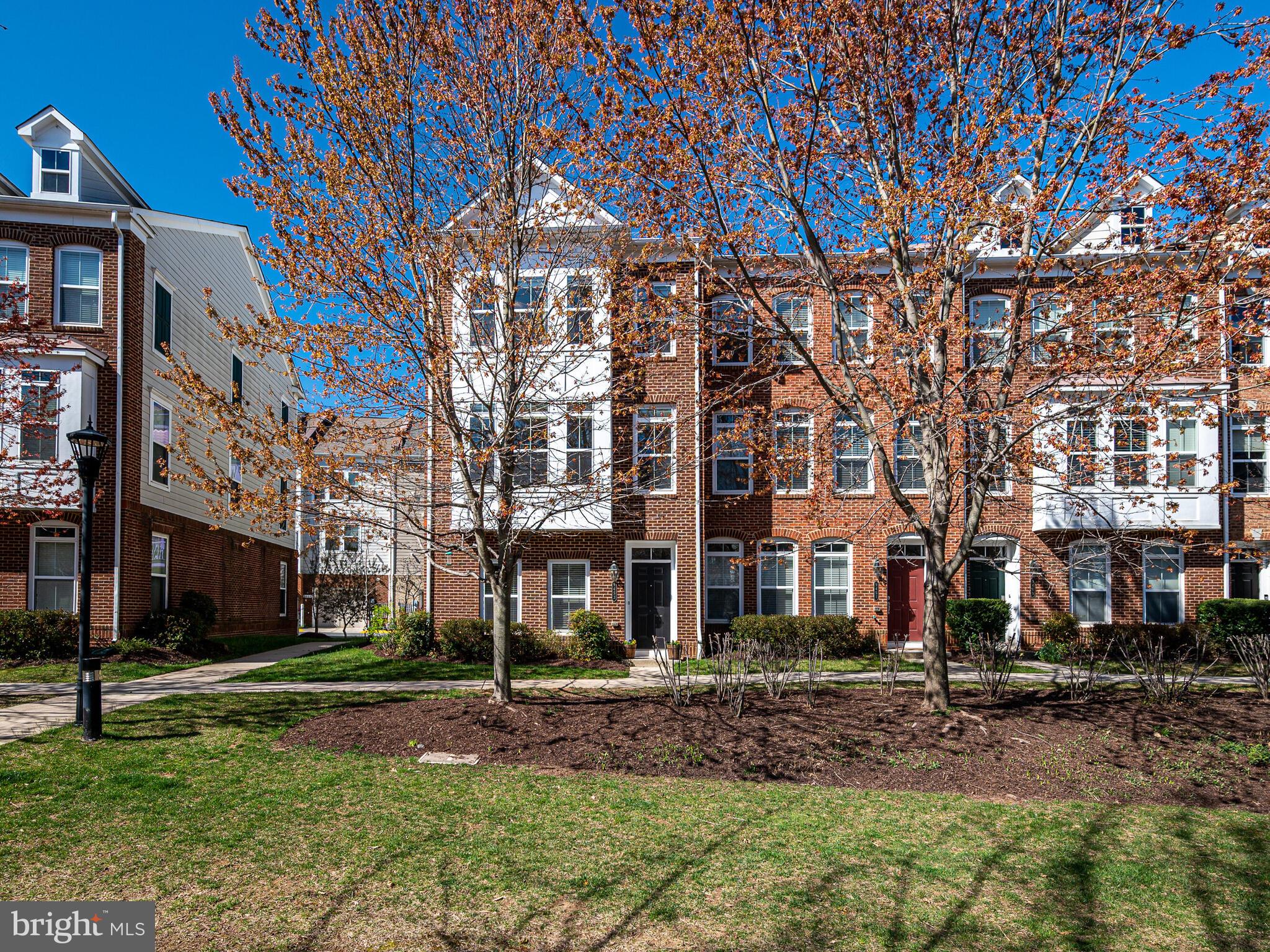 9453 Canonbury Sq