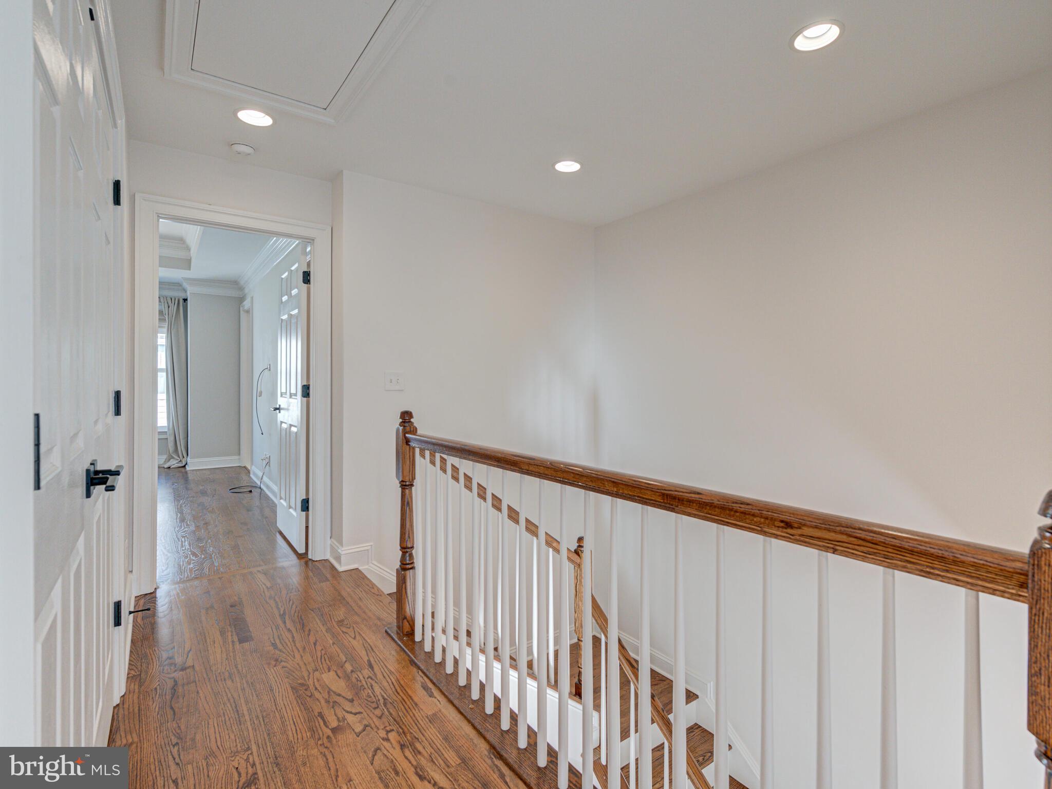 9453 Canonbury Sq
