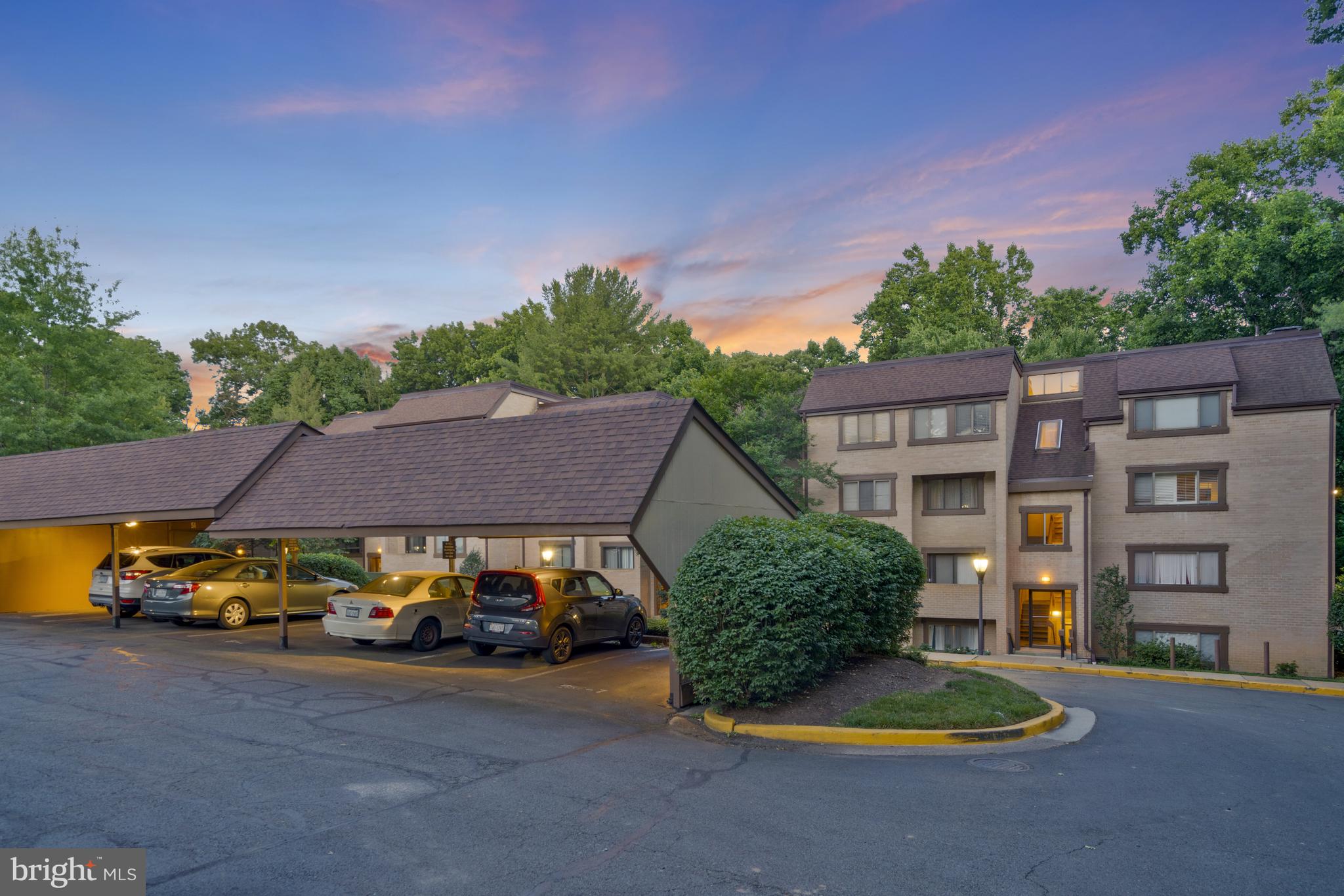 1669 Parkcrest #300