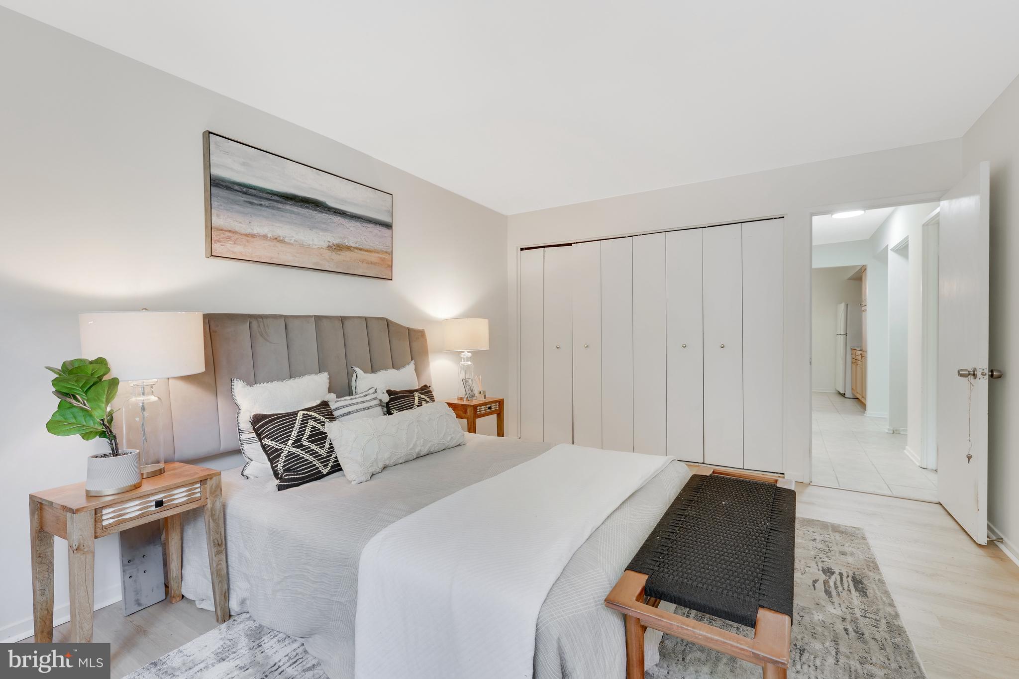 1669 Parkcrest #300