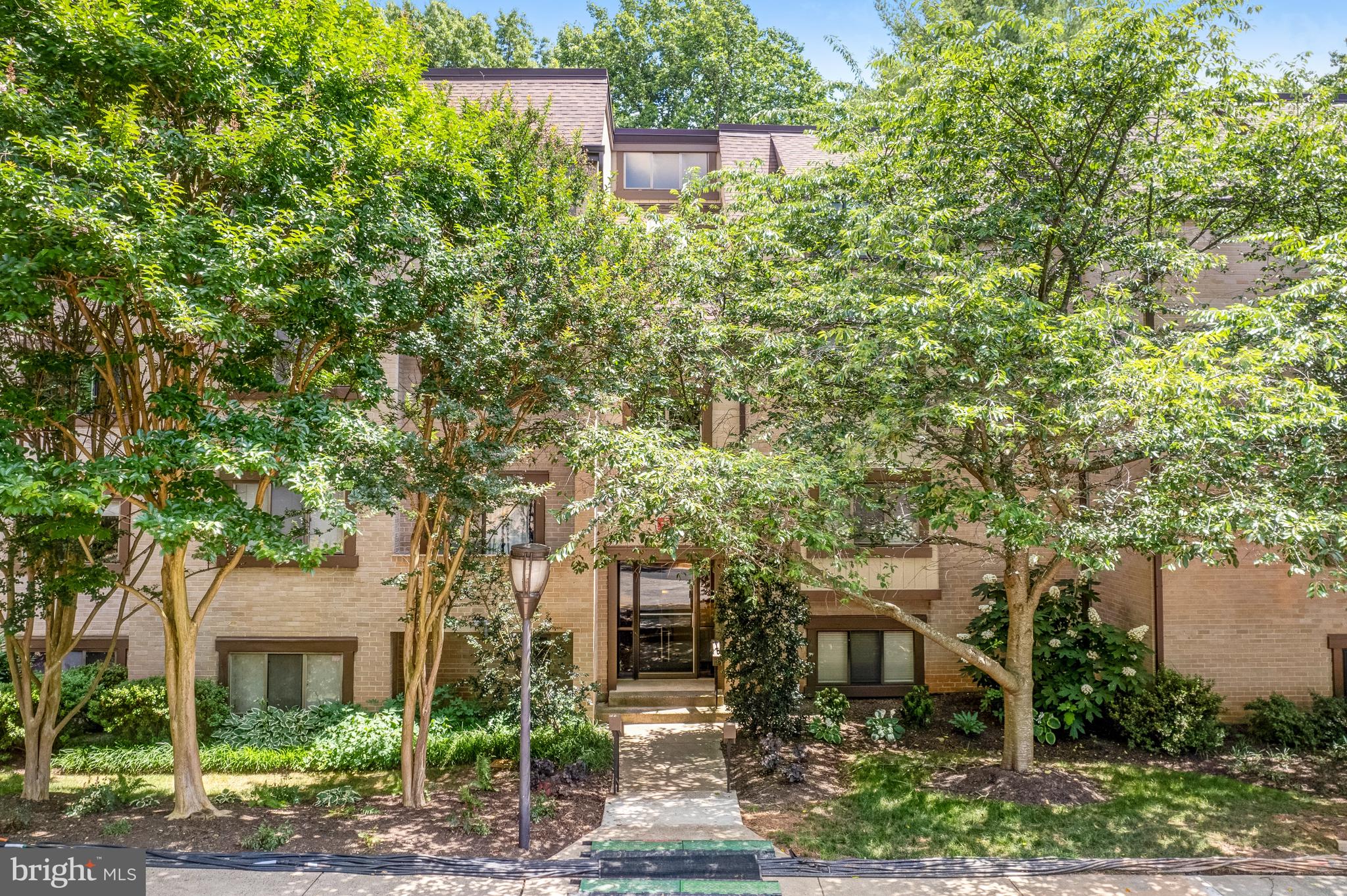 1669 Parkcrest #300