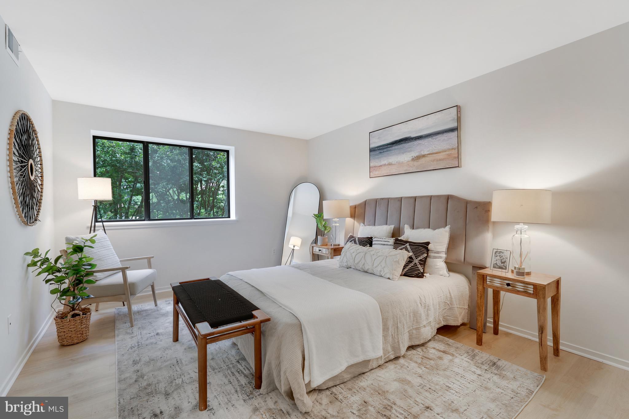 1669 Parkcrest #300