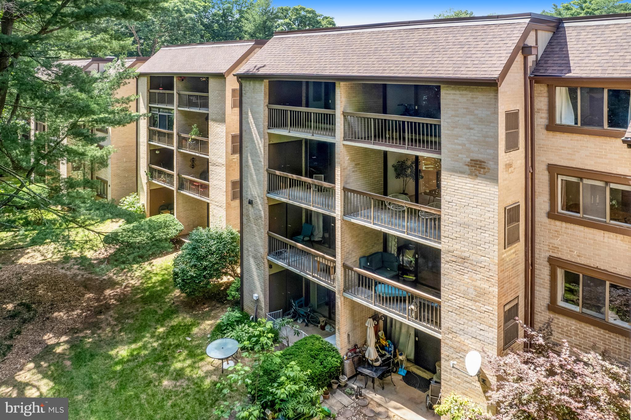 1669 Parkcrest #300