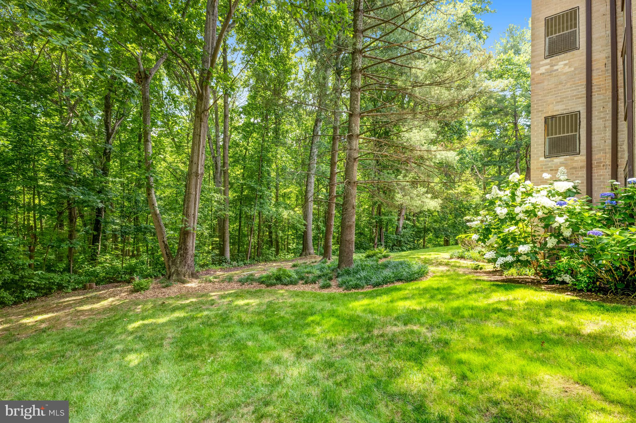 1669 Parkcrest #300