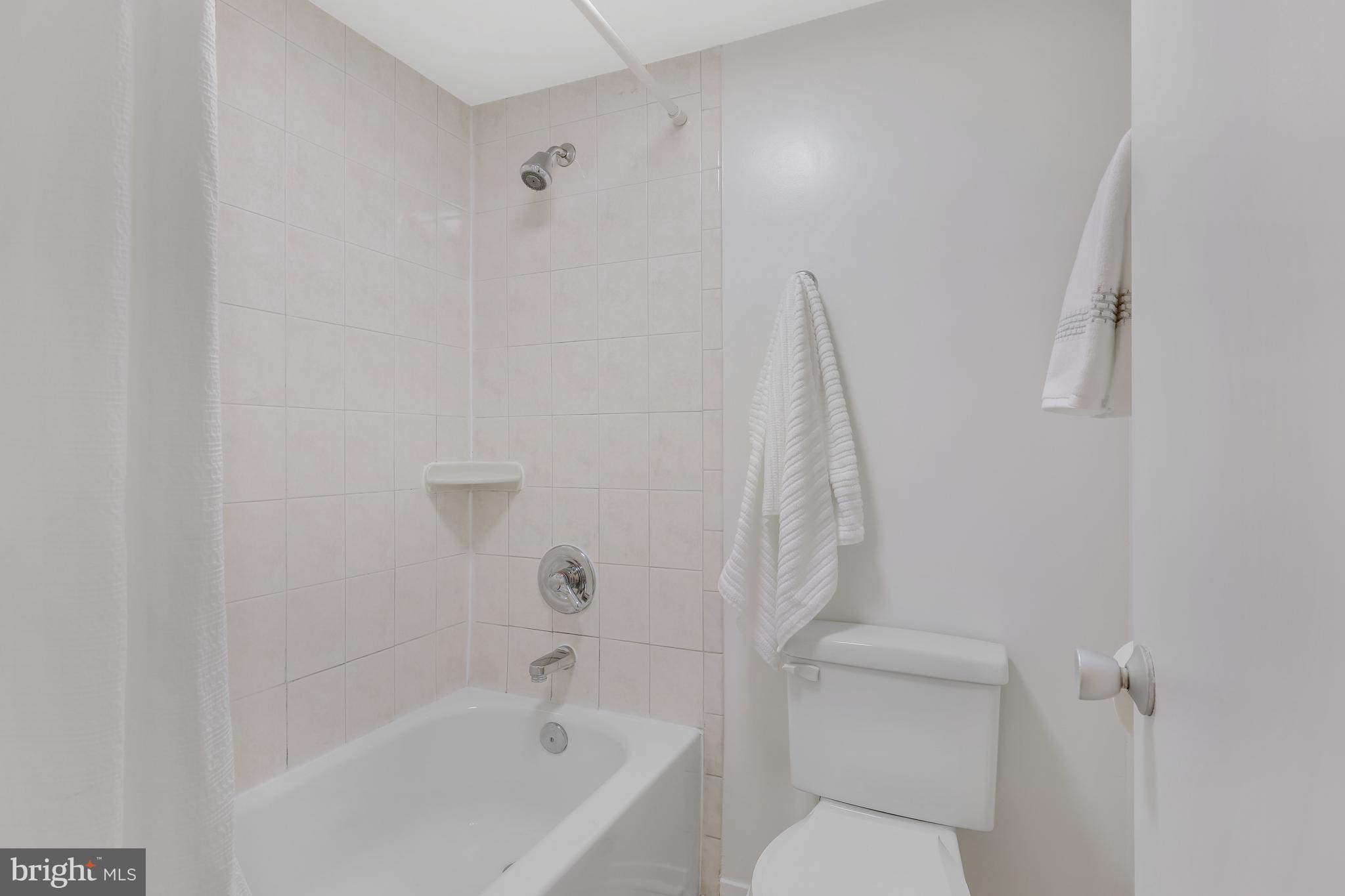 1669 Parkcrest #300