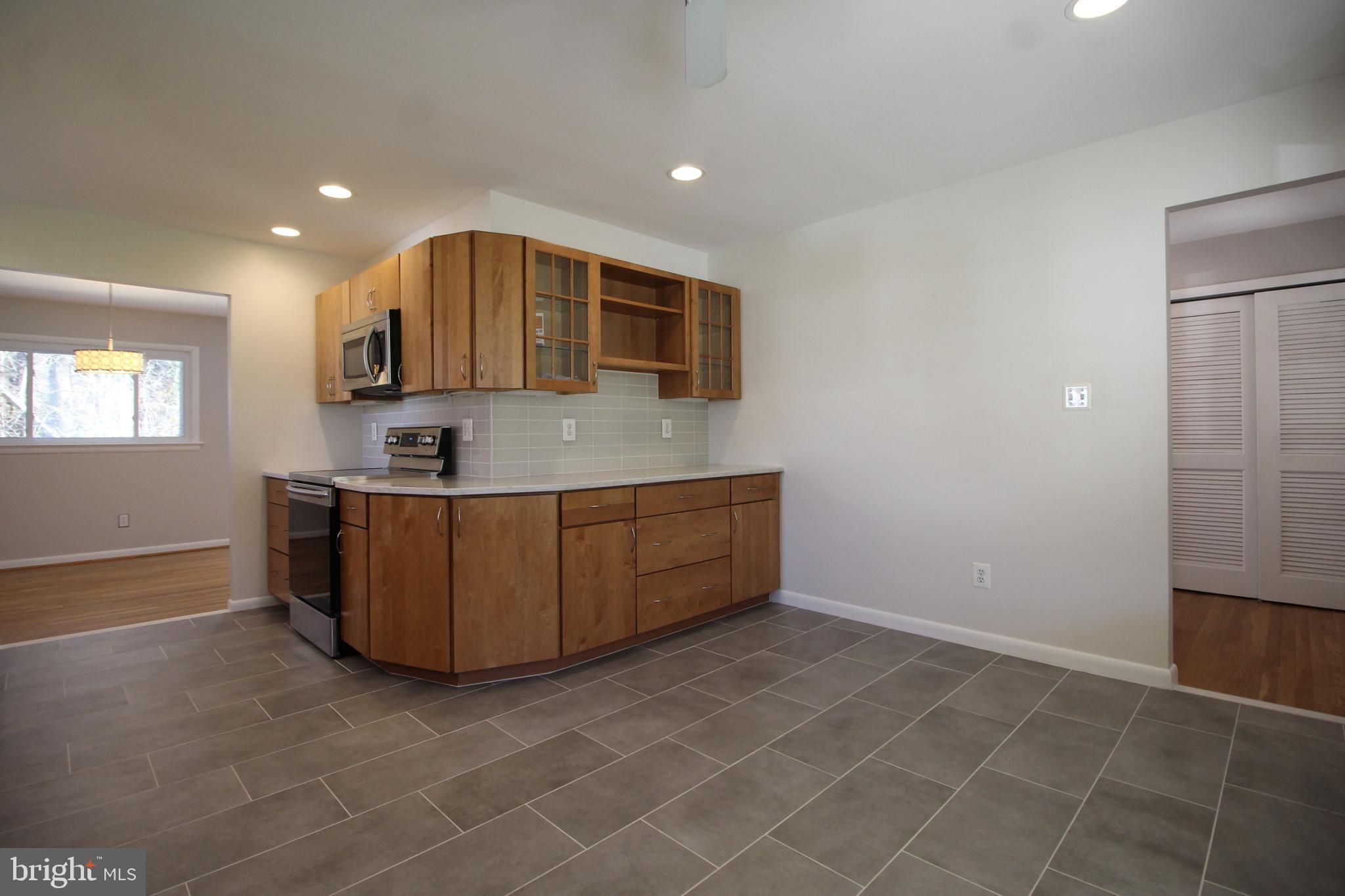 3807 IVYDALE DR