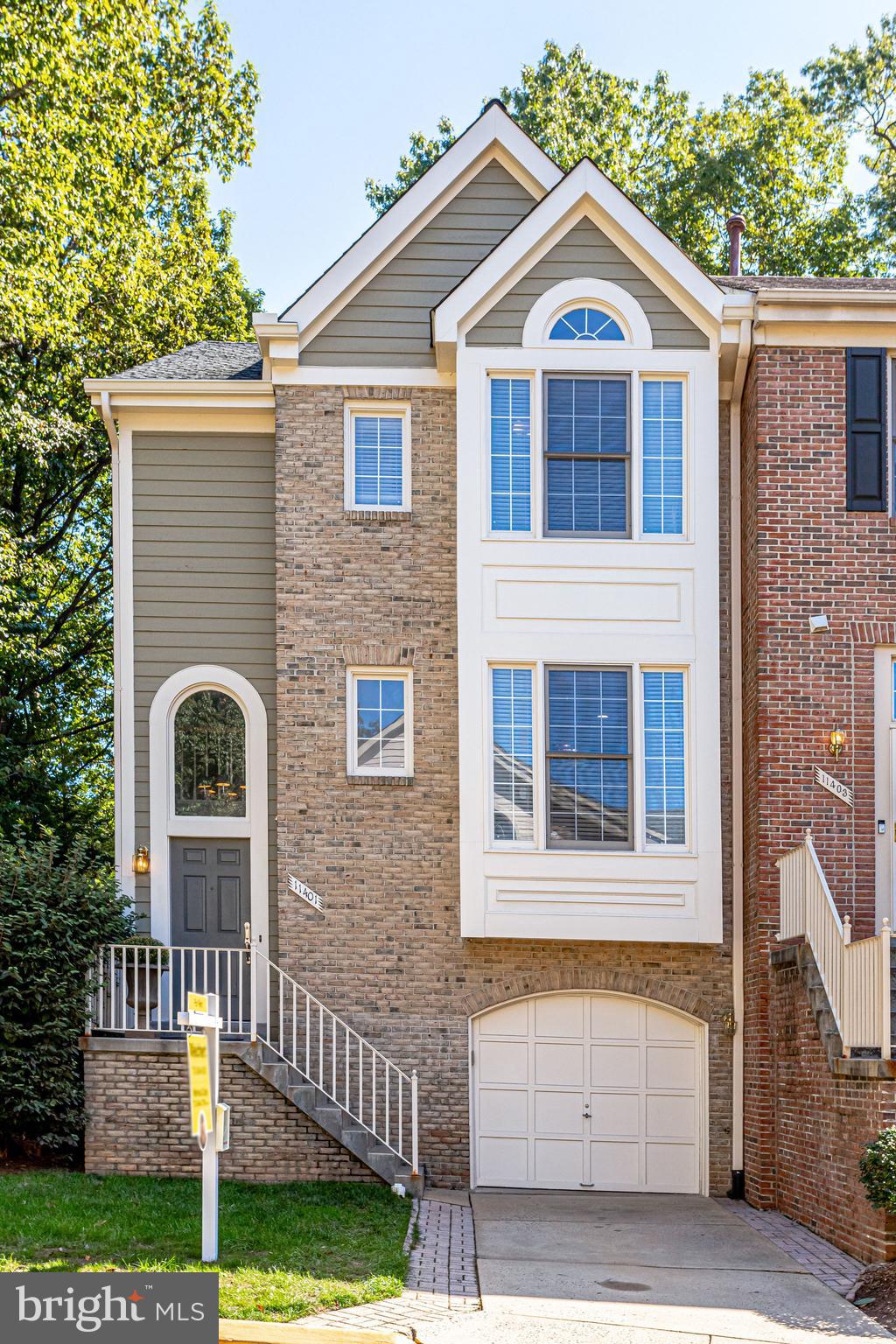 11401 HERITAGE OAK CT