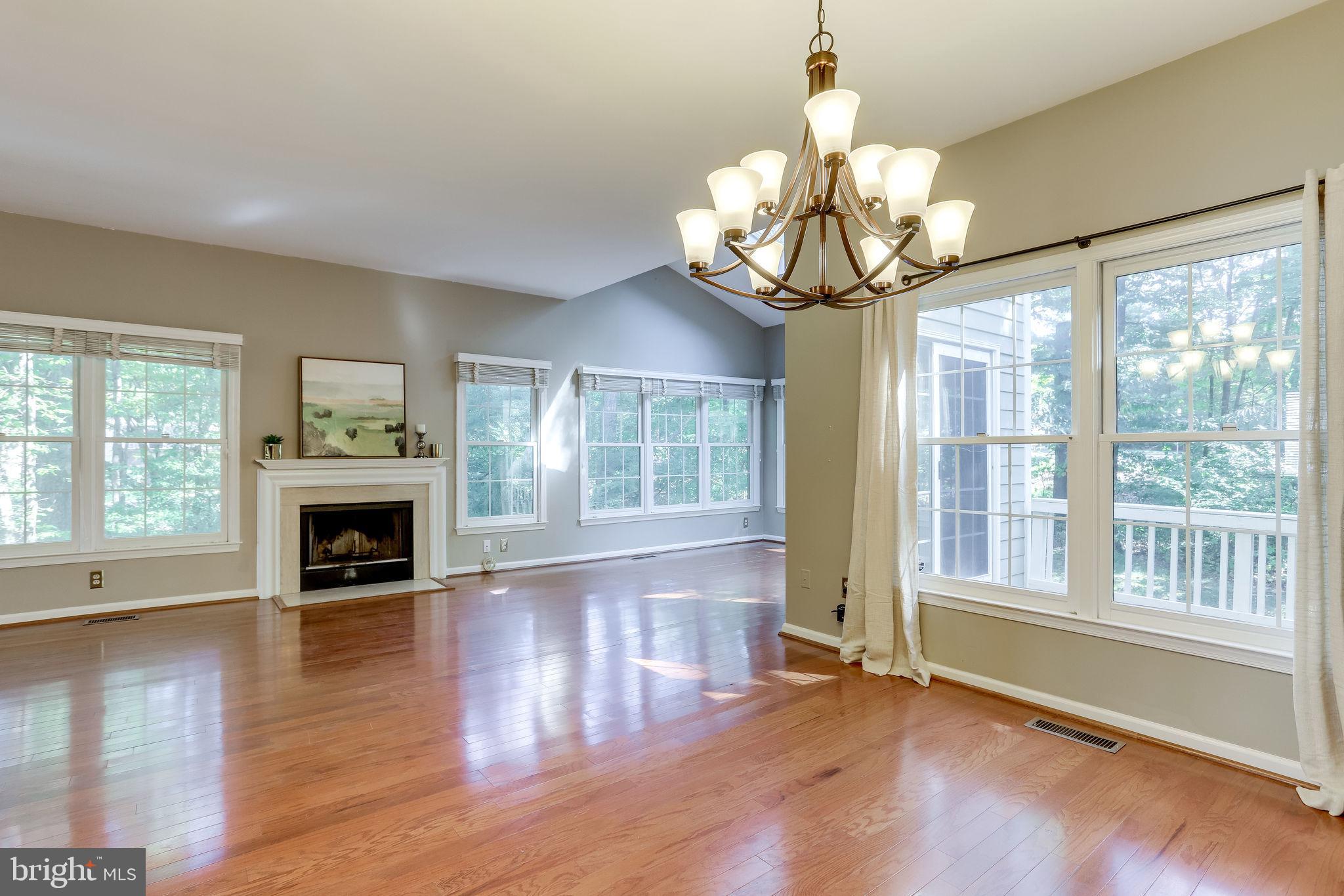 11401 HERITAGE OAK CT