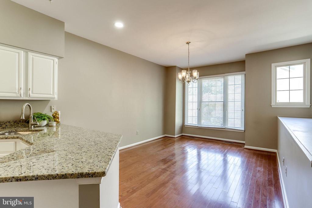 11401 HERITAGE OAK CT
