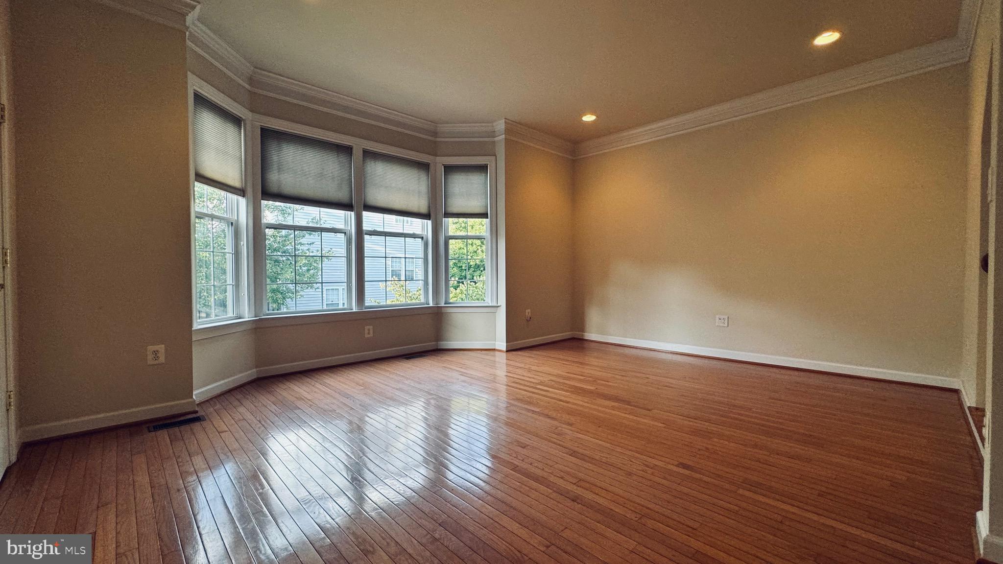 8853 MODANO PL