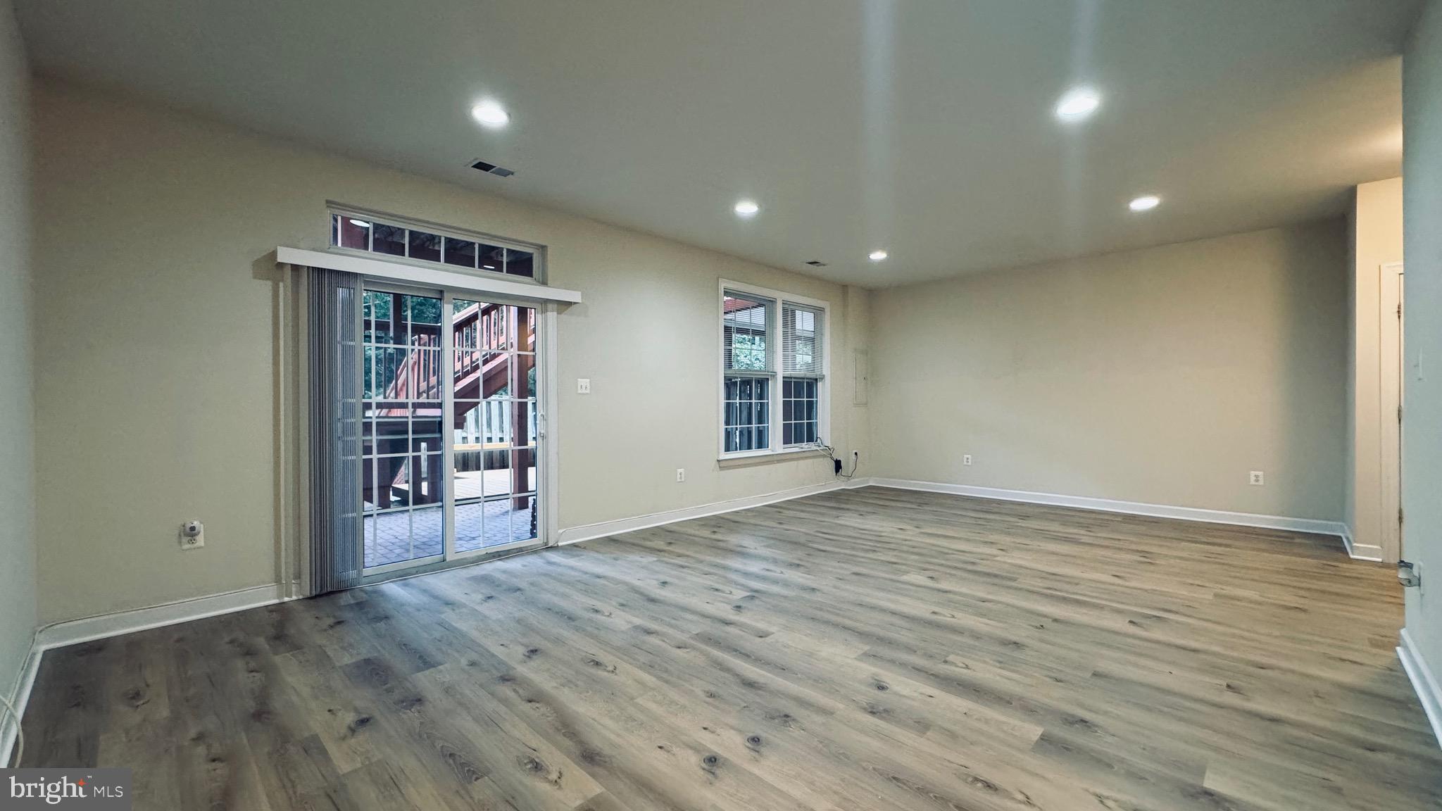 8853 MODANO PL