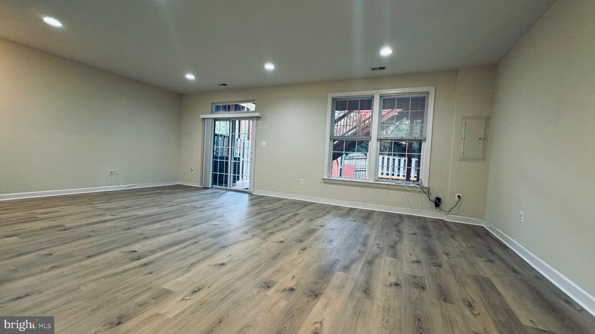 8853 MODANO PL