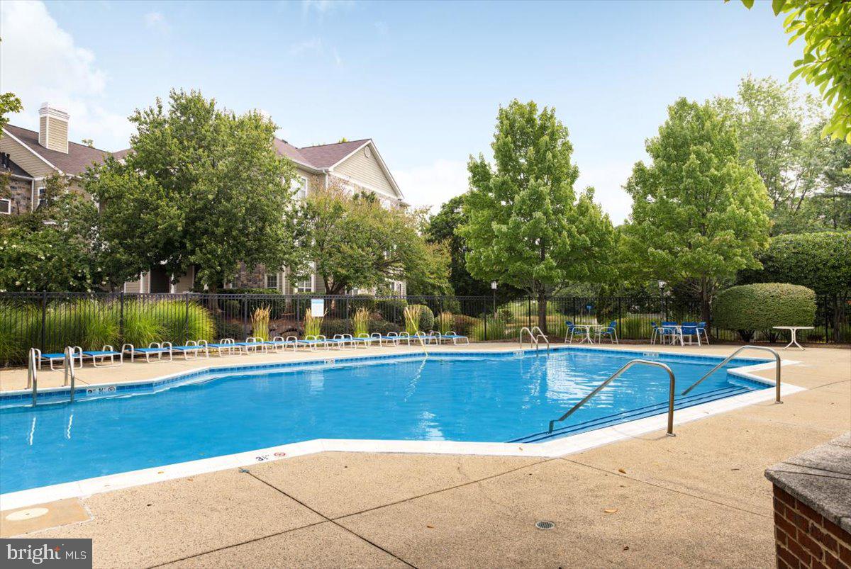 1700 Lake Shore Crest Dr #24