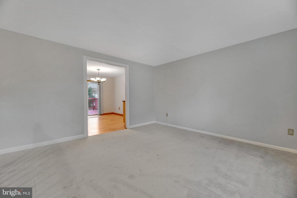 1010 Merlins Ct