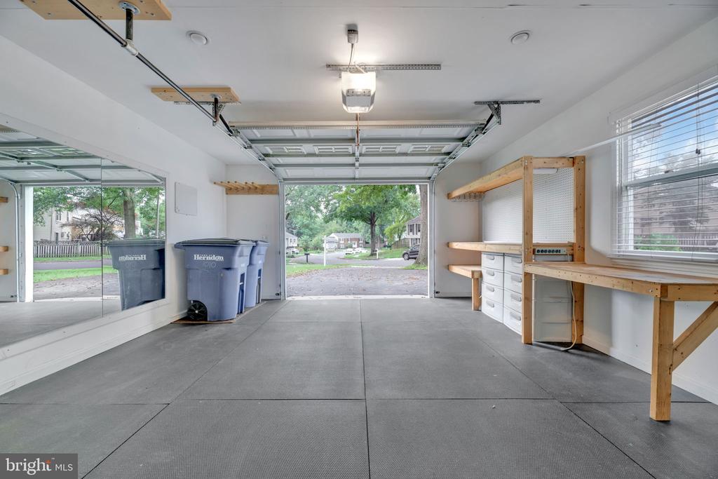 1010 Merlins Ct