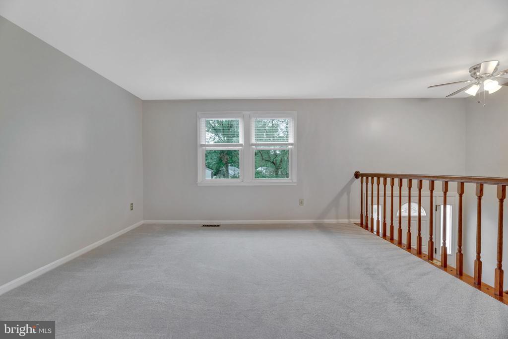 1010 Merlins Ct
