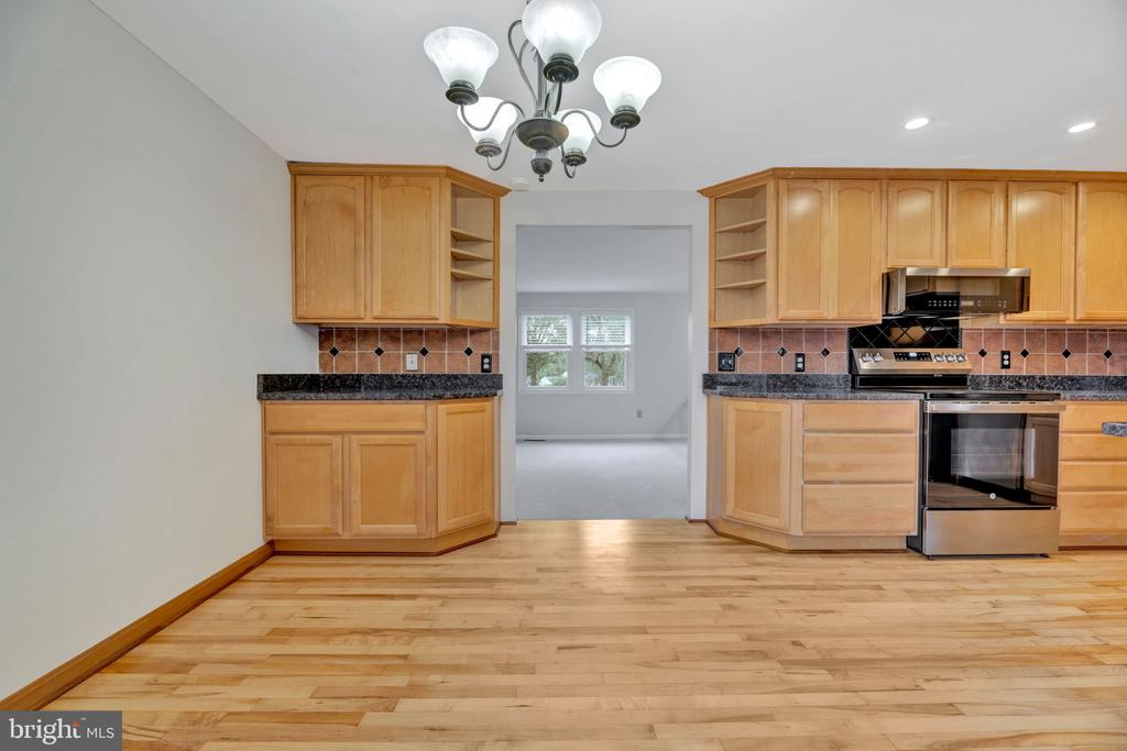 1010 Merlins Ct