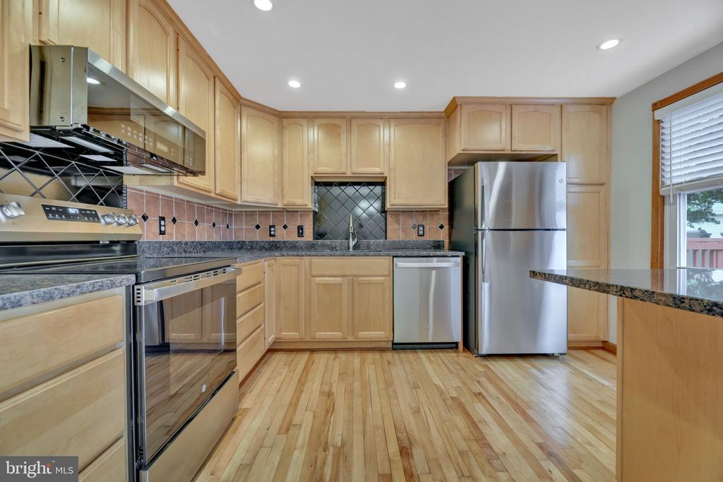 1010 Merlins Ct