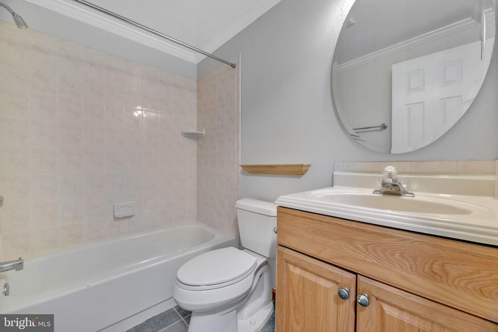 1010 Merlins Ct