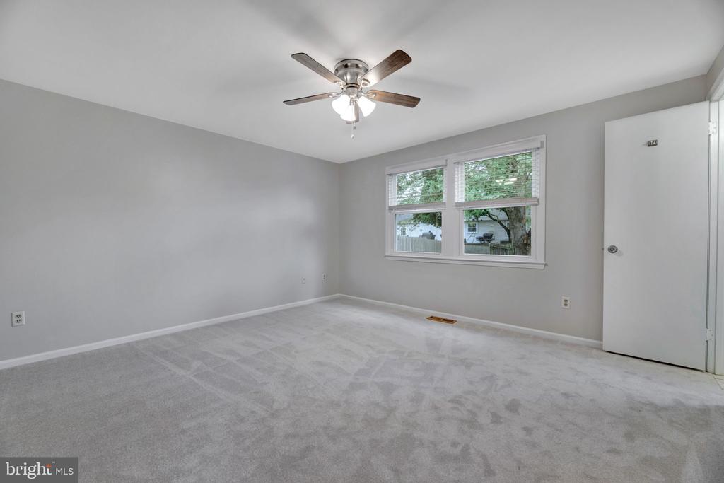 1010 Merlins Ct