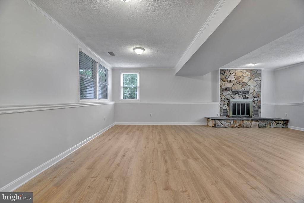 1010 Merlins Ct