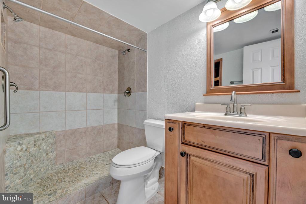 1010 Merlins Ct