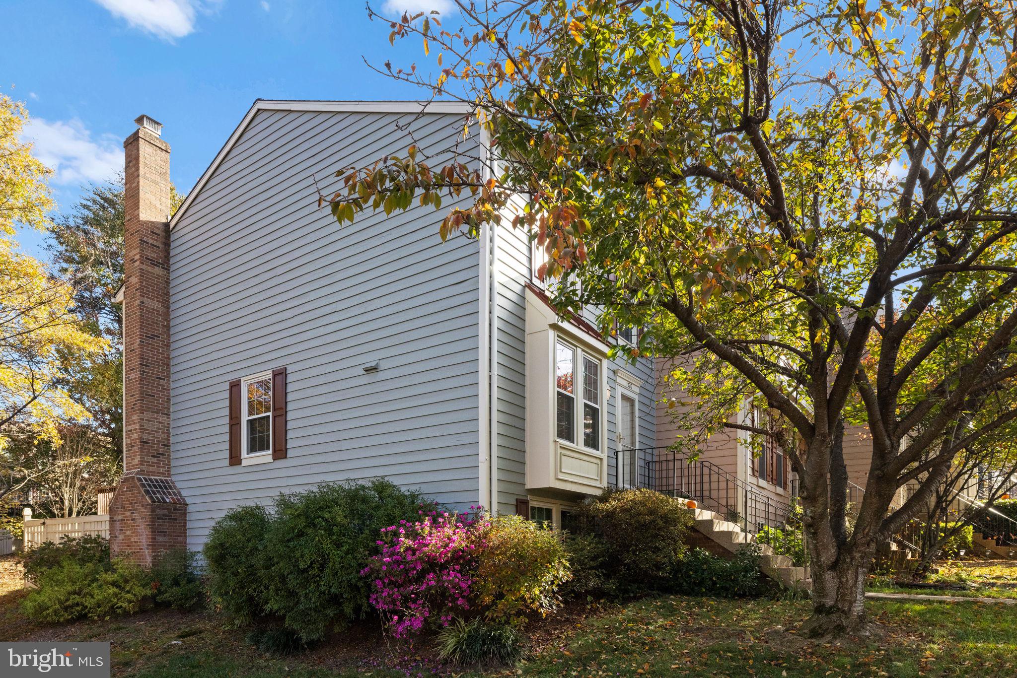 1526 AUTUMN RIDGE CIR